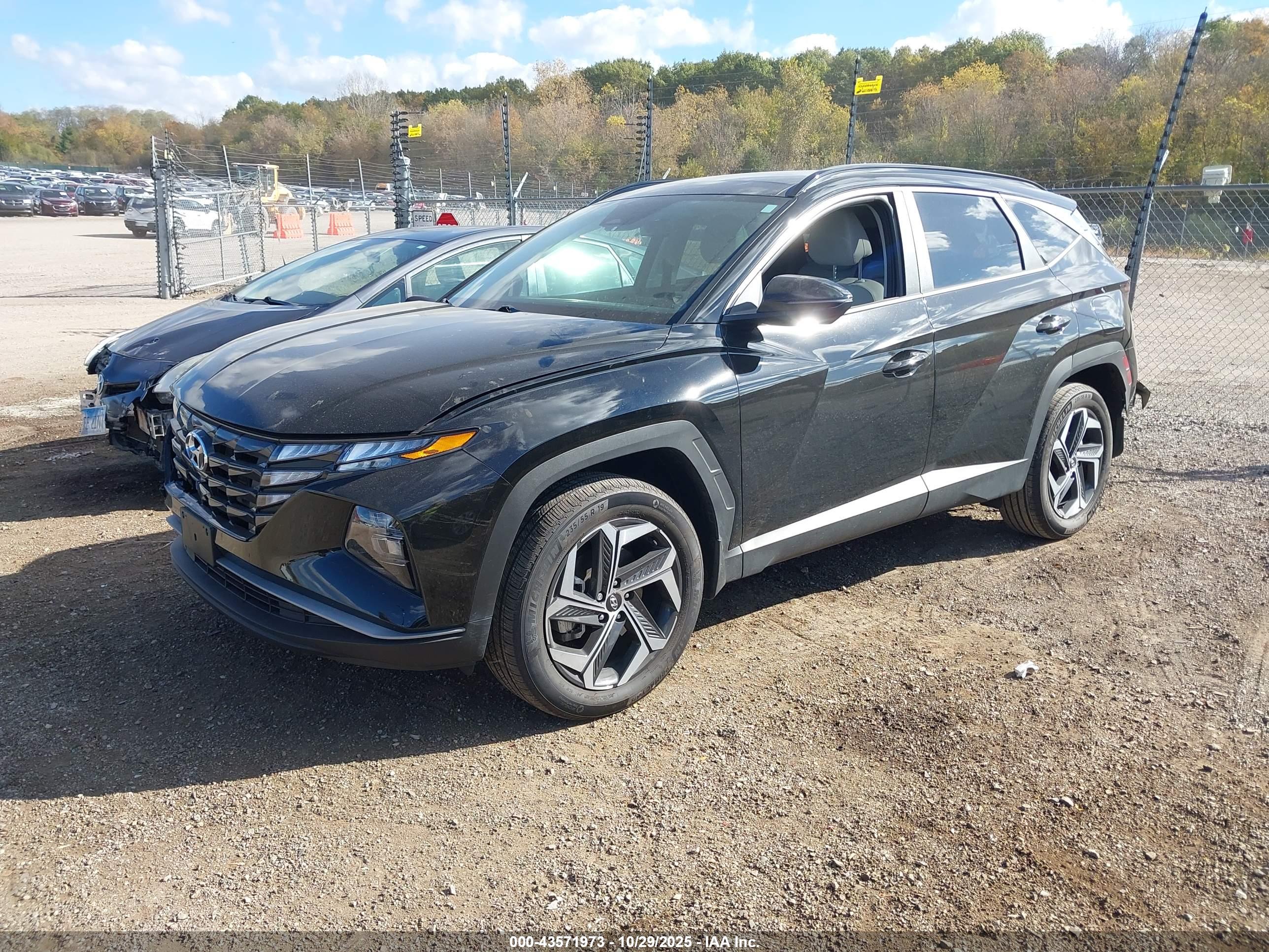 HYUNDAI TUCSON image 2