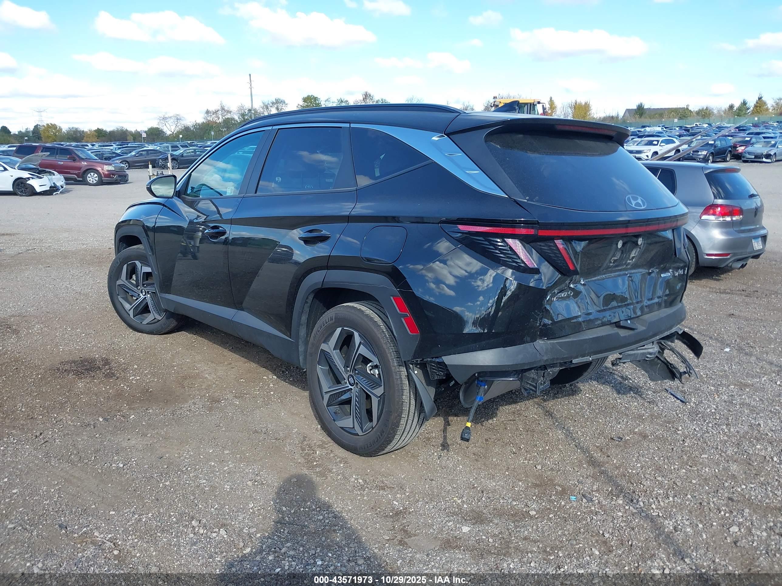 HYUNDAI TUCSON image 3