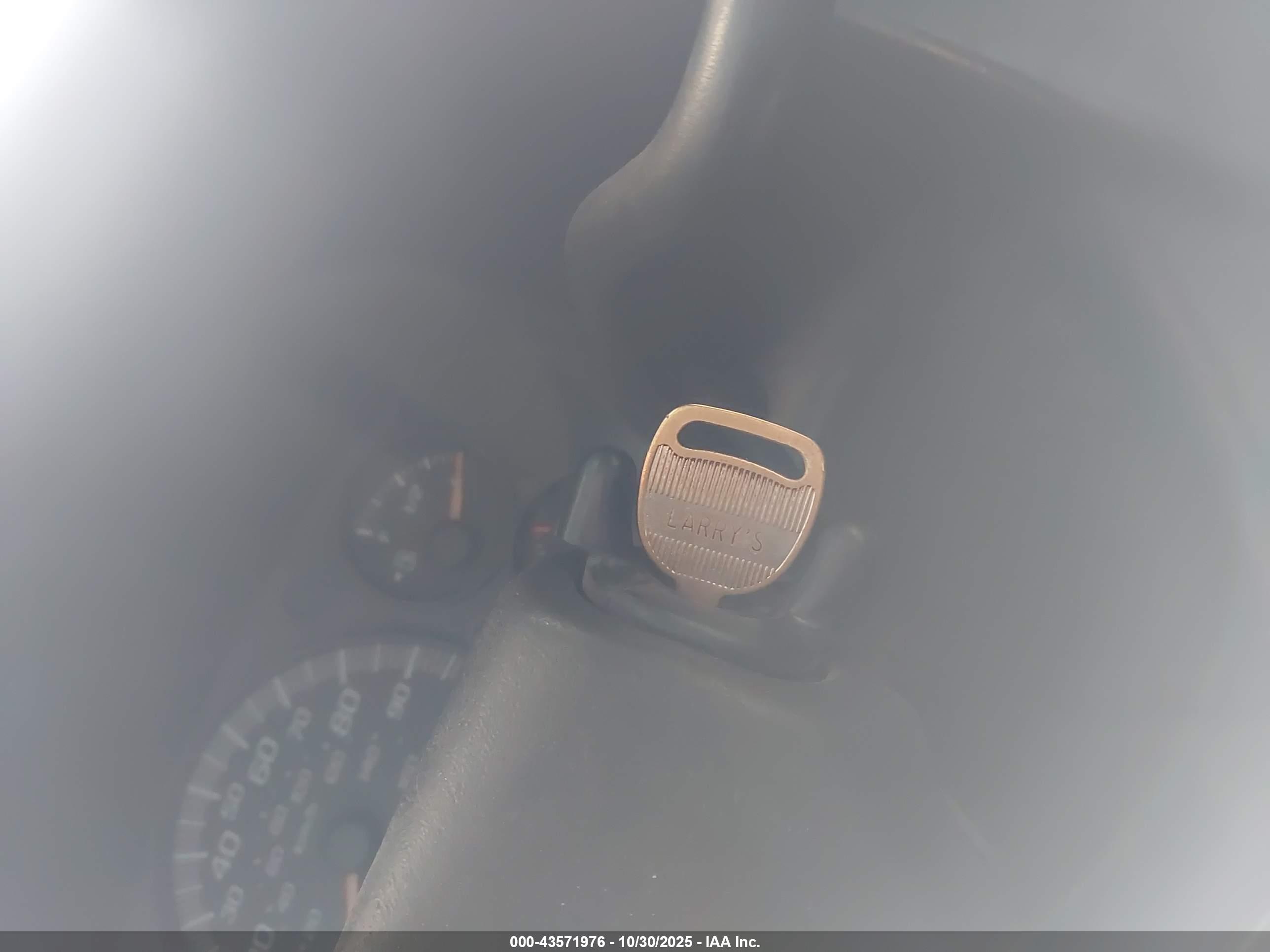 CHEVROLET EXPRESS image 11