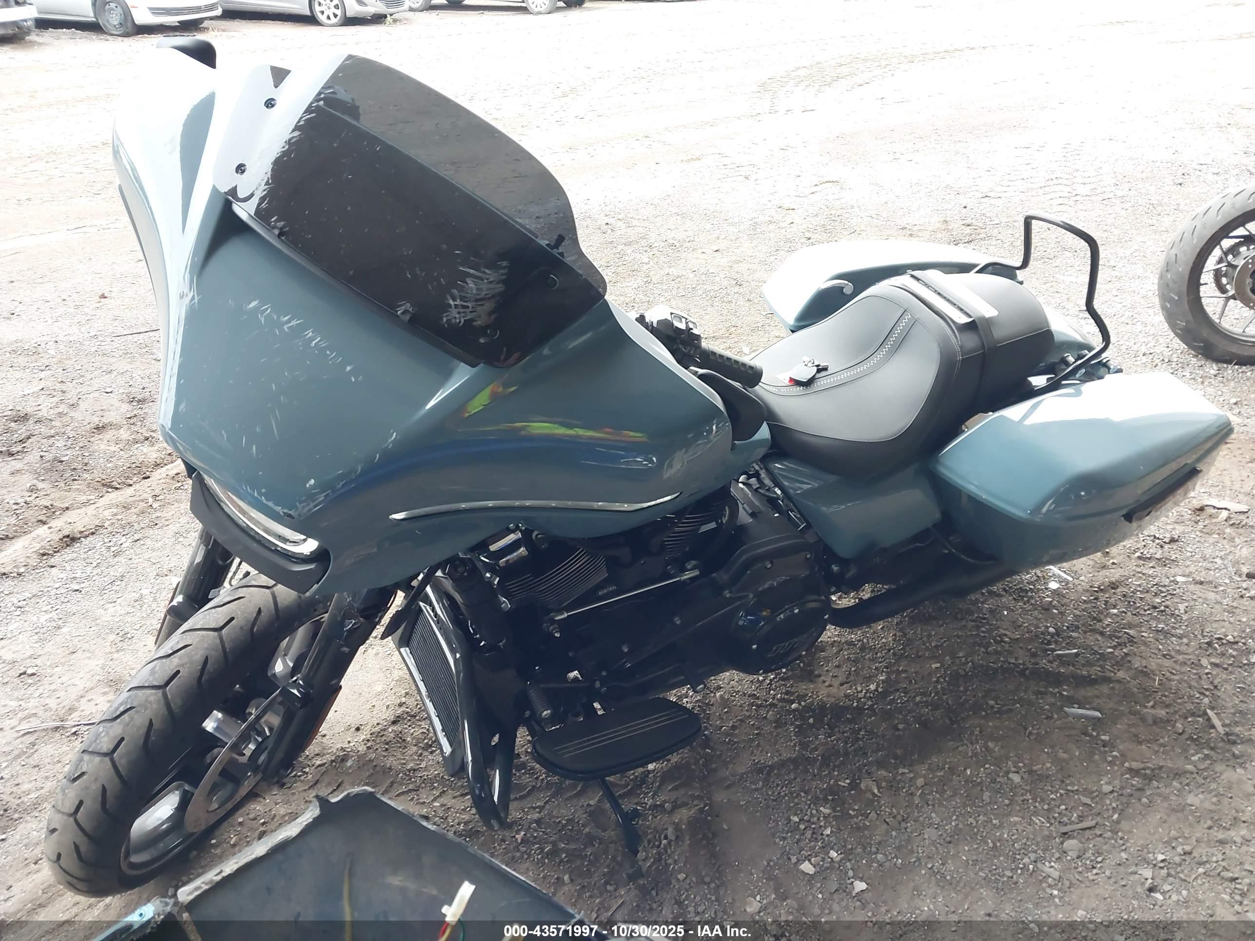 HARLEY-DAVIDSON FLHX image 2