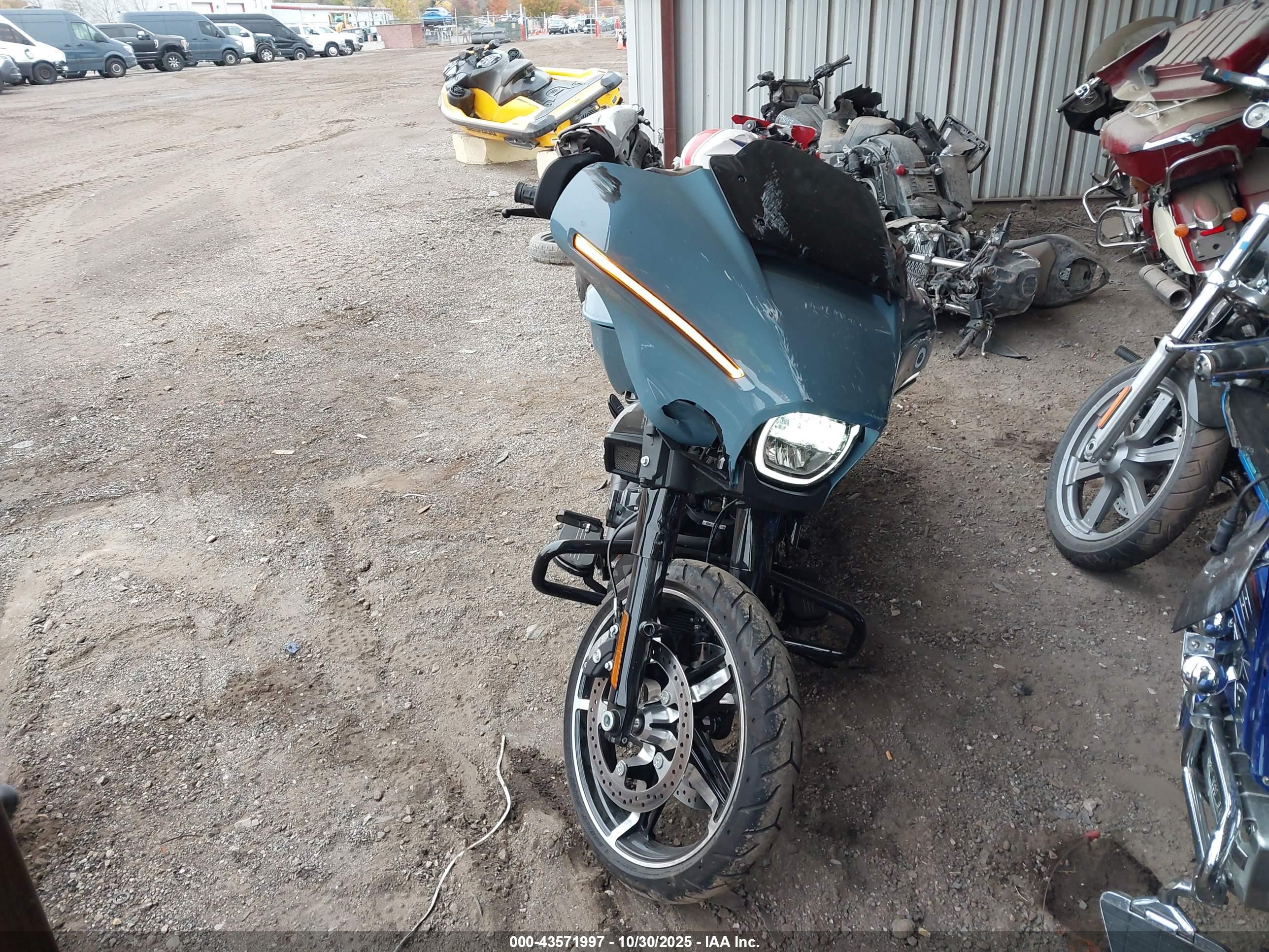 HARLEY-DAVIDSON FLHX image 5