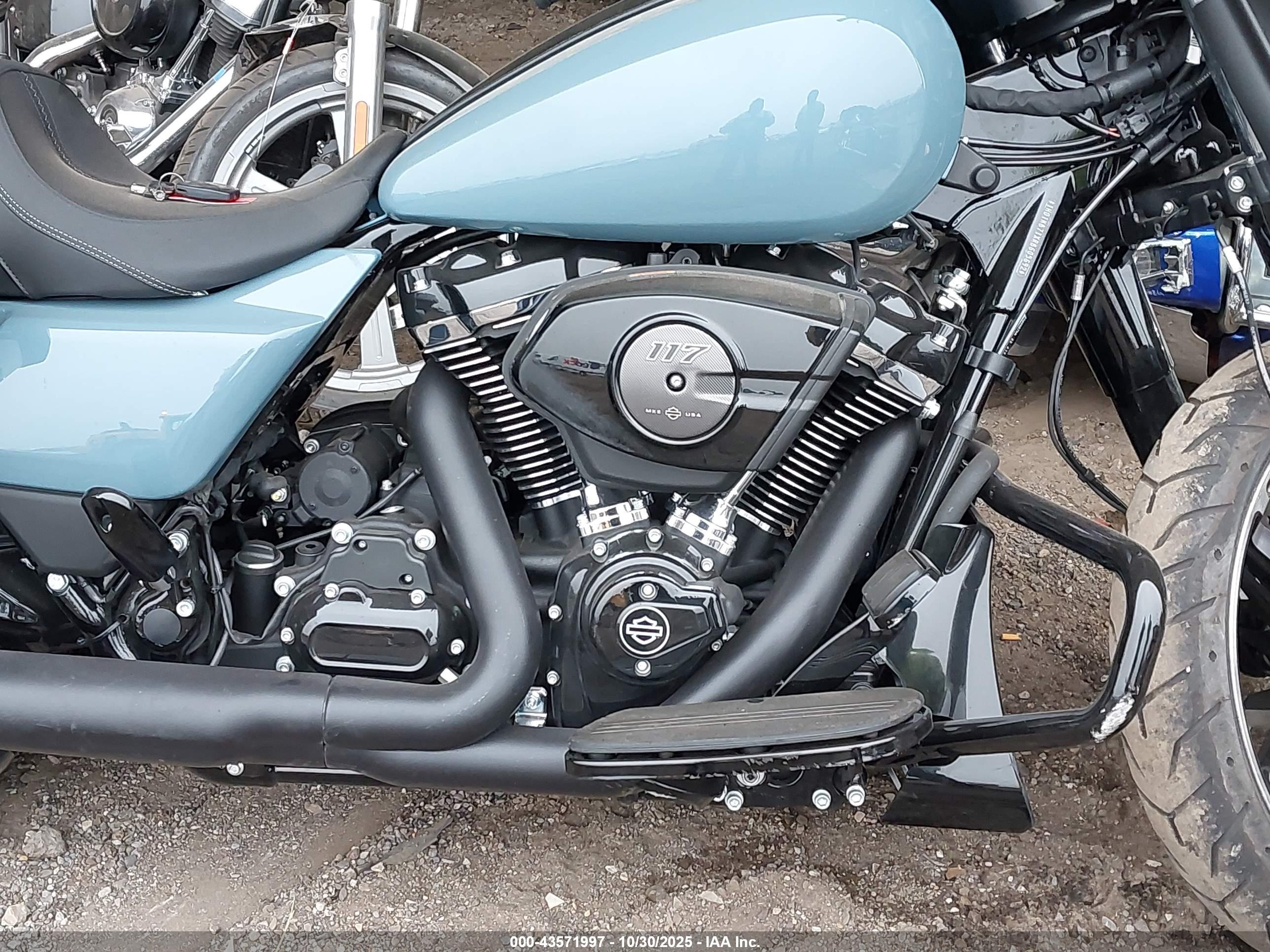 HARLEY-DAVIDSON FLHX image 8