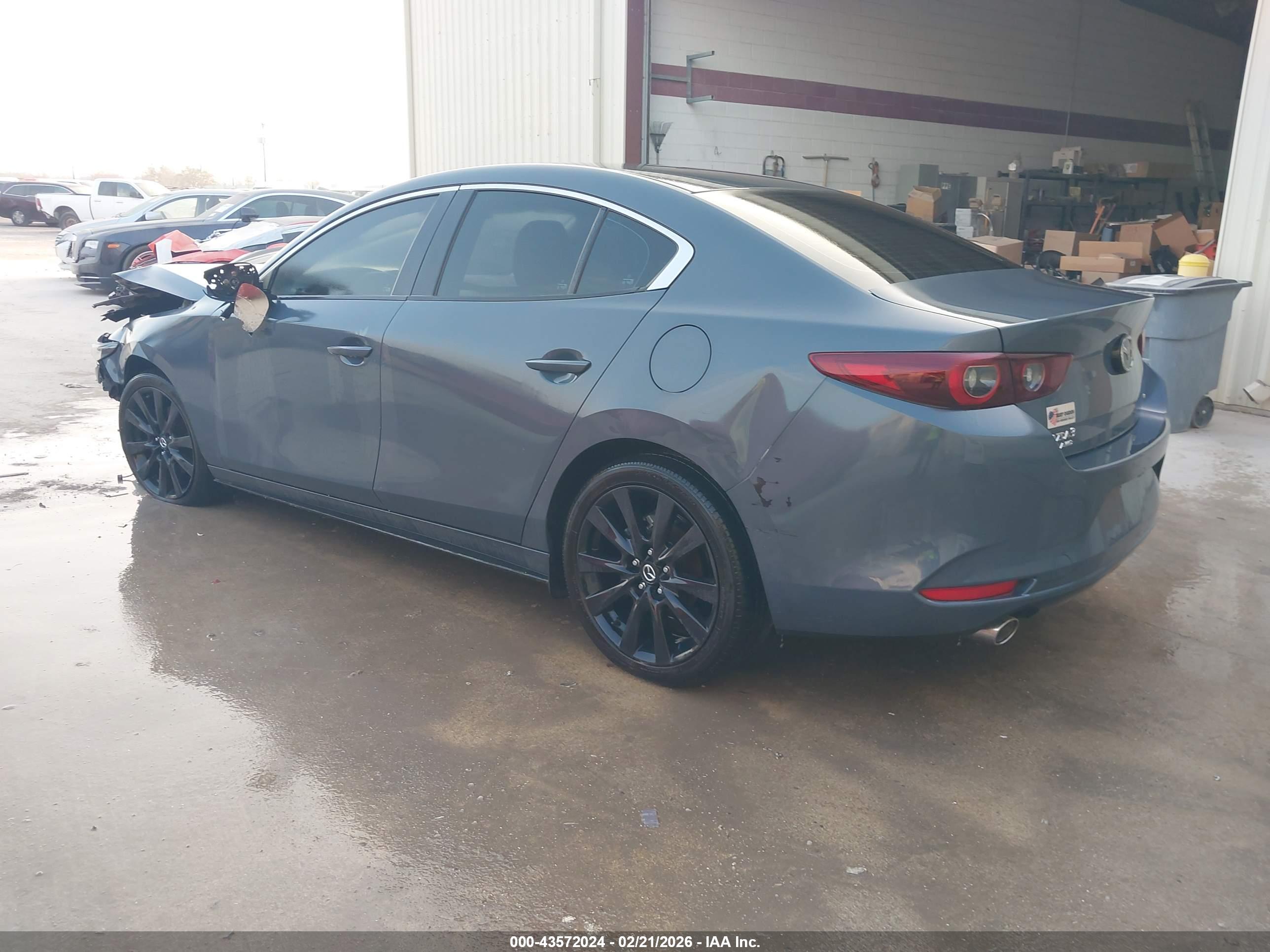 MAZDA MAZDA3 image 3