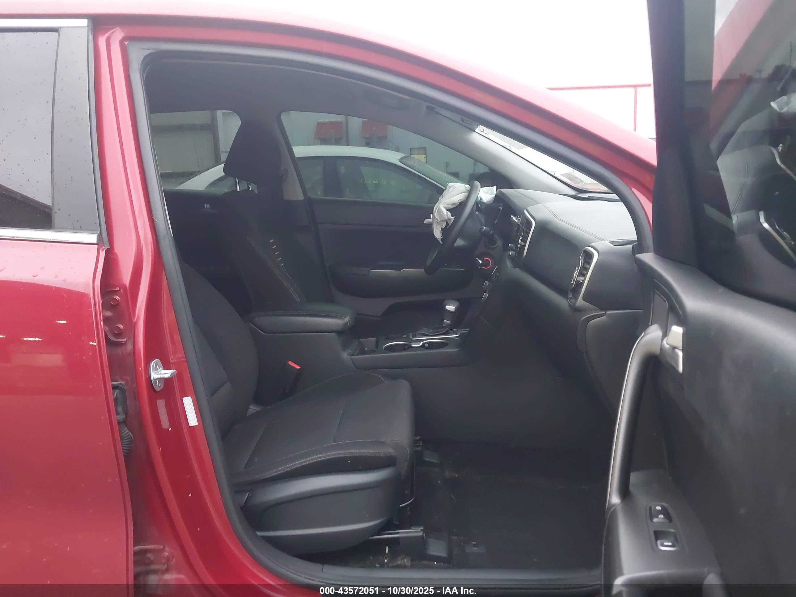 KIA SPORTAGE image 5
