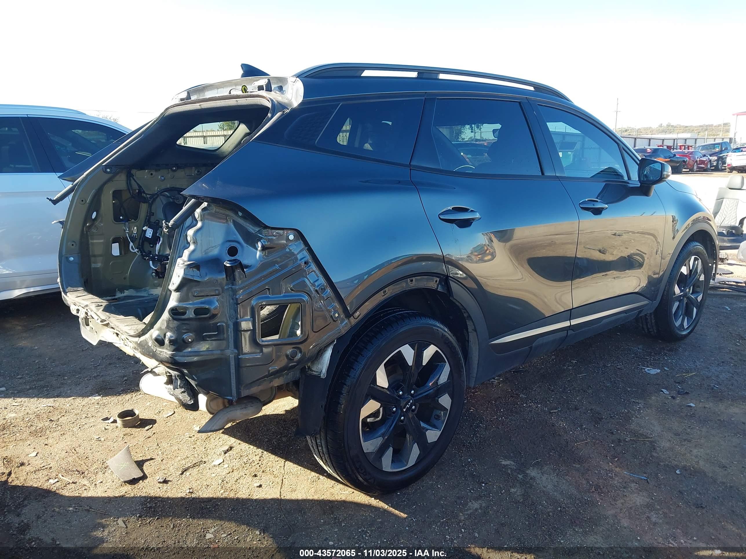 KIA SPORTAGE image 4