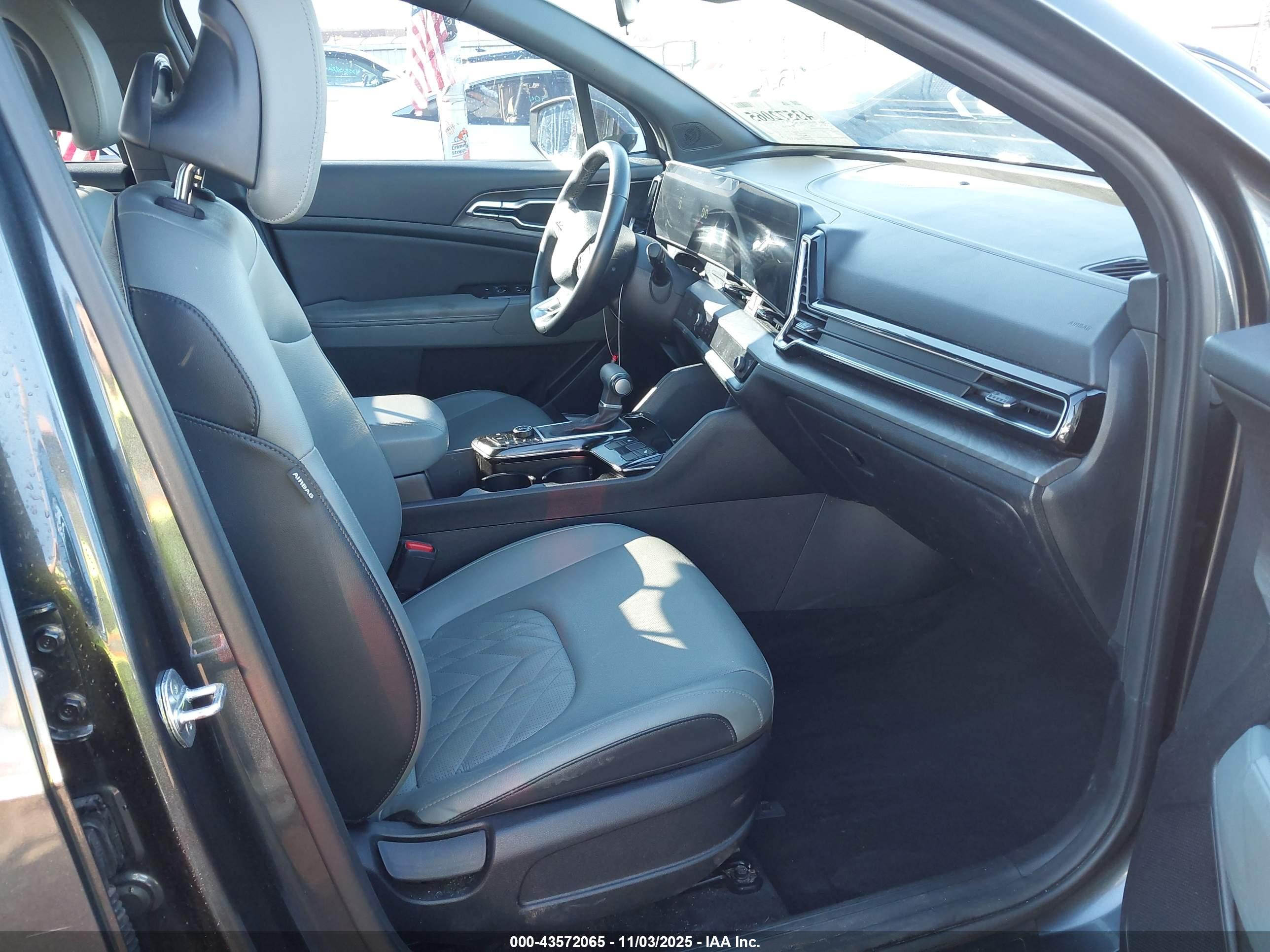 KIA SPORTAGE image 5