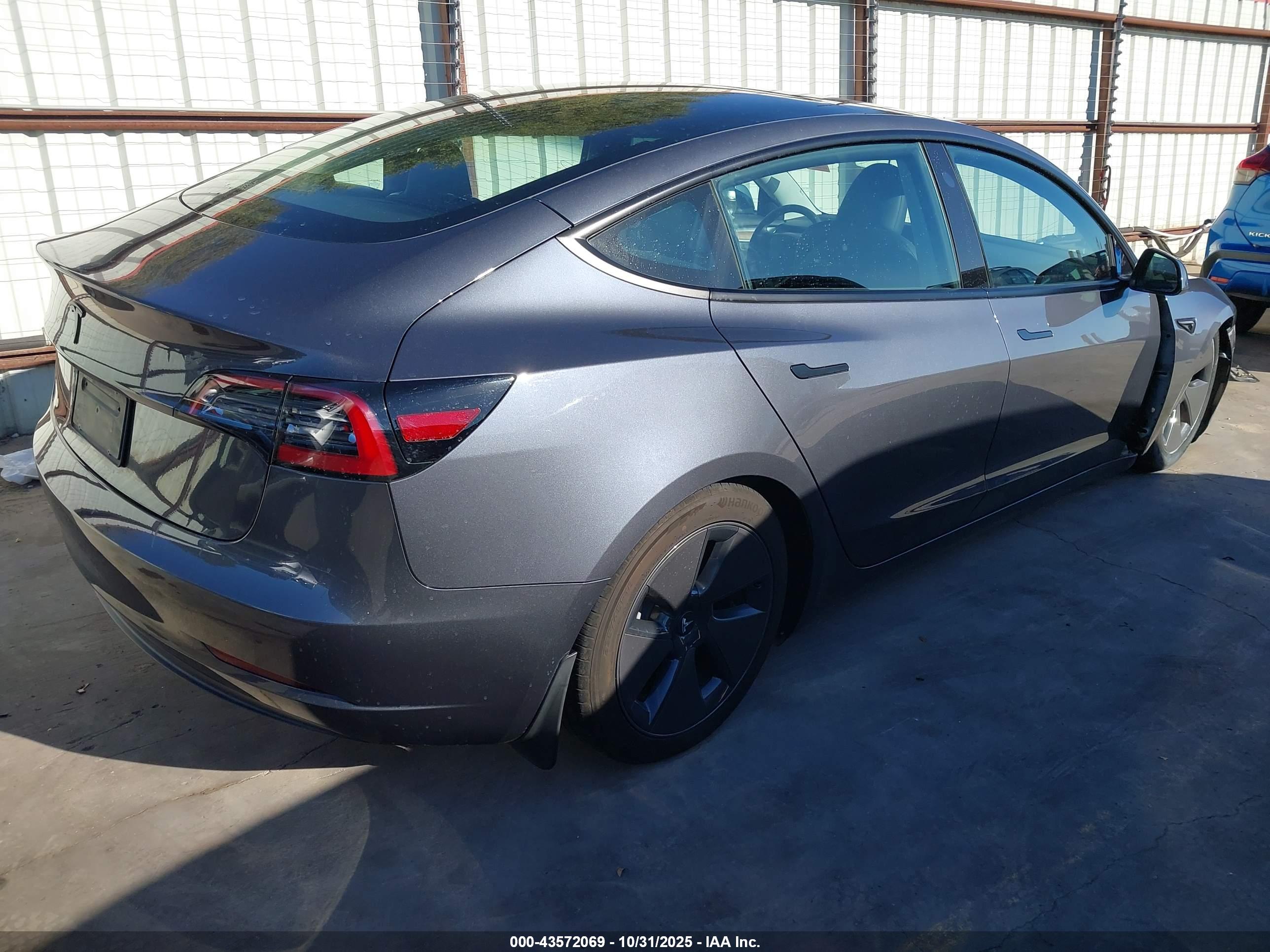 TESLA MODEL image 4