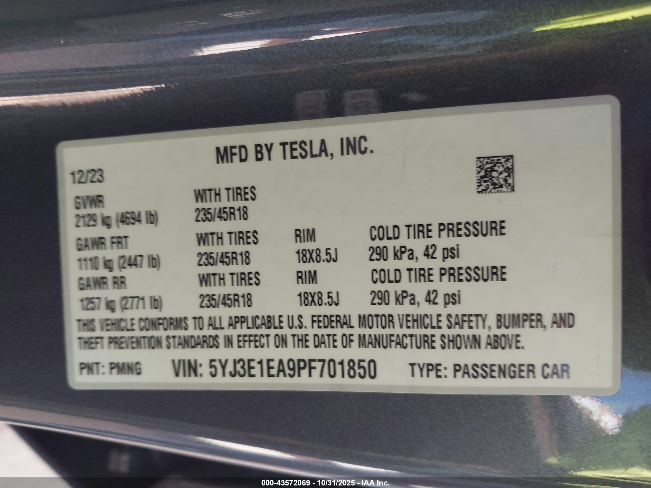 TESLA MODEL image 9
