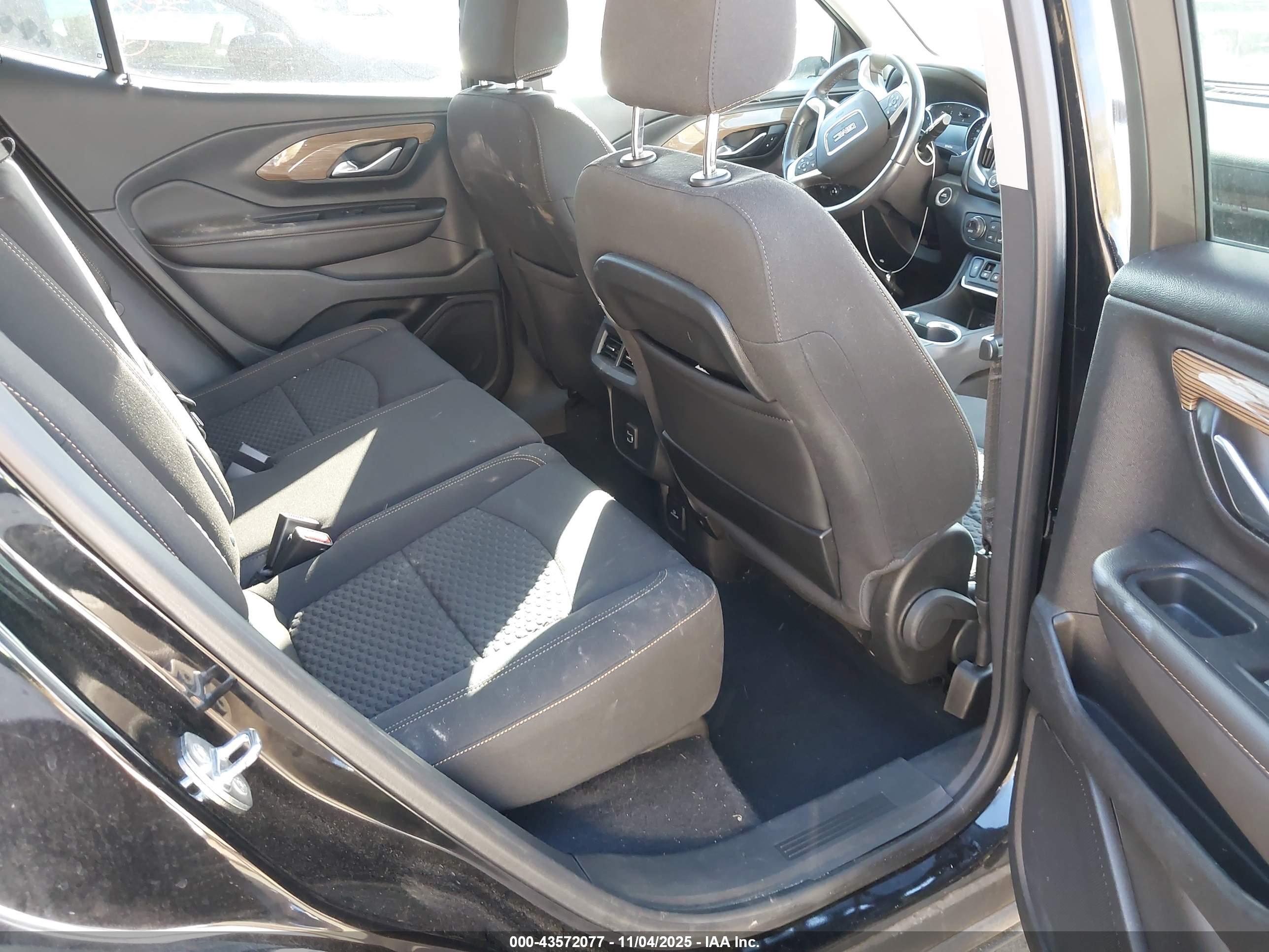 GMC TERRAIN image 8