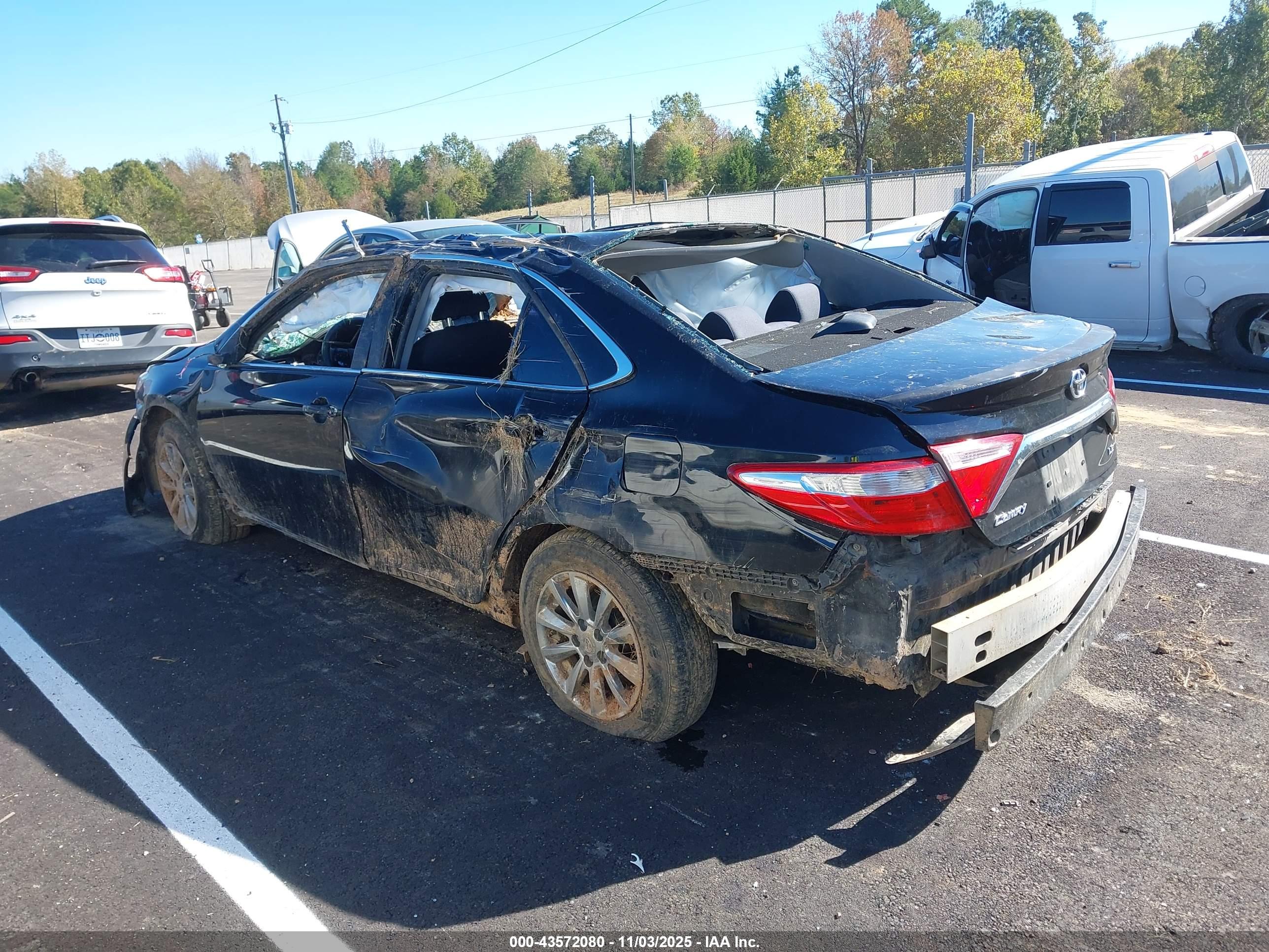 TOYOTA CAMRY image 3