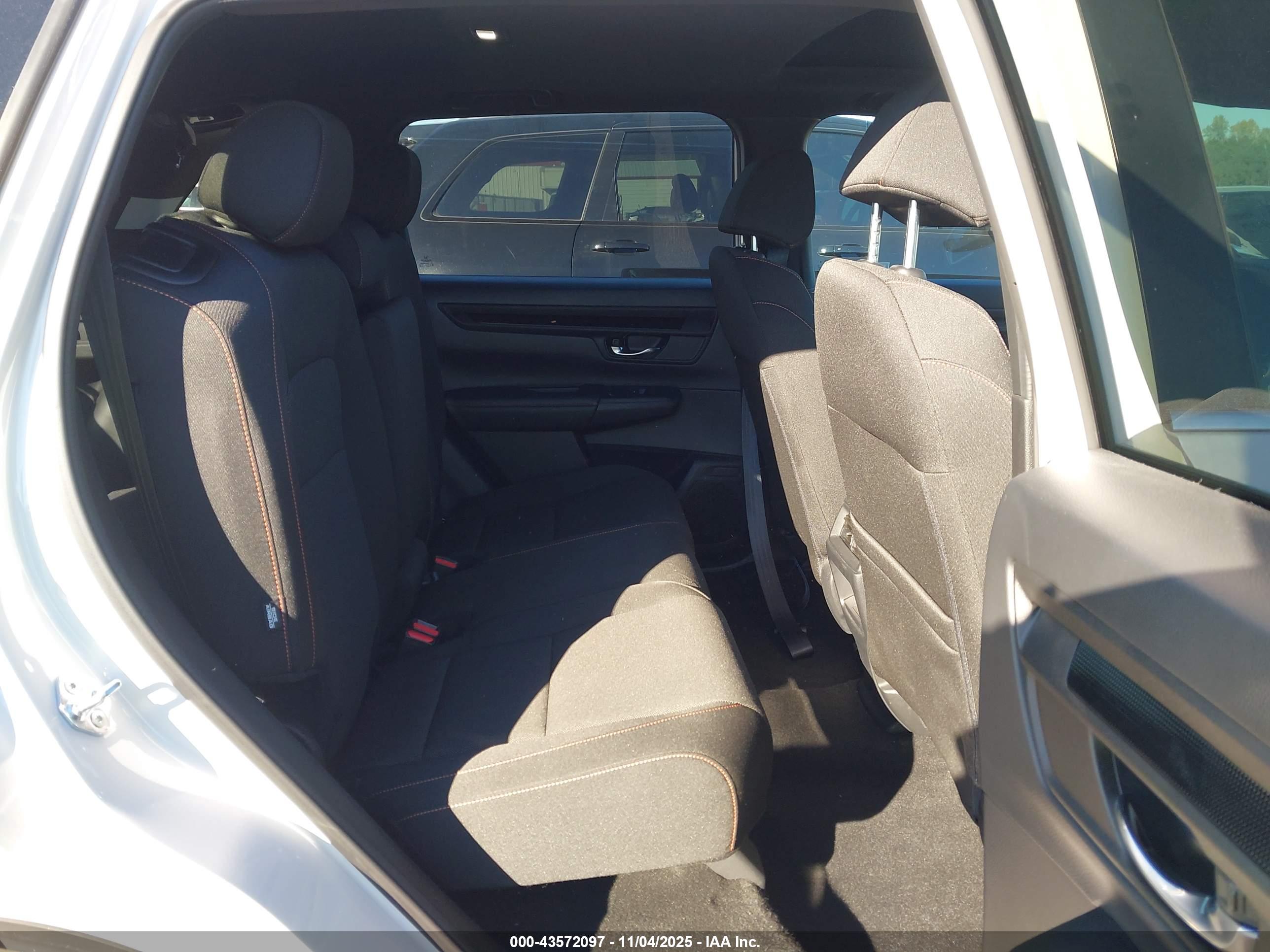 HONDA CR-V image 8