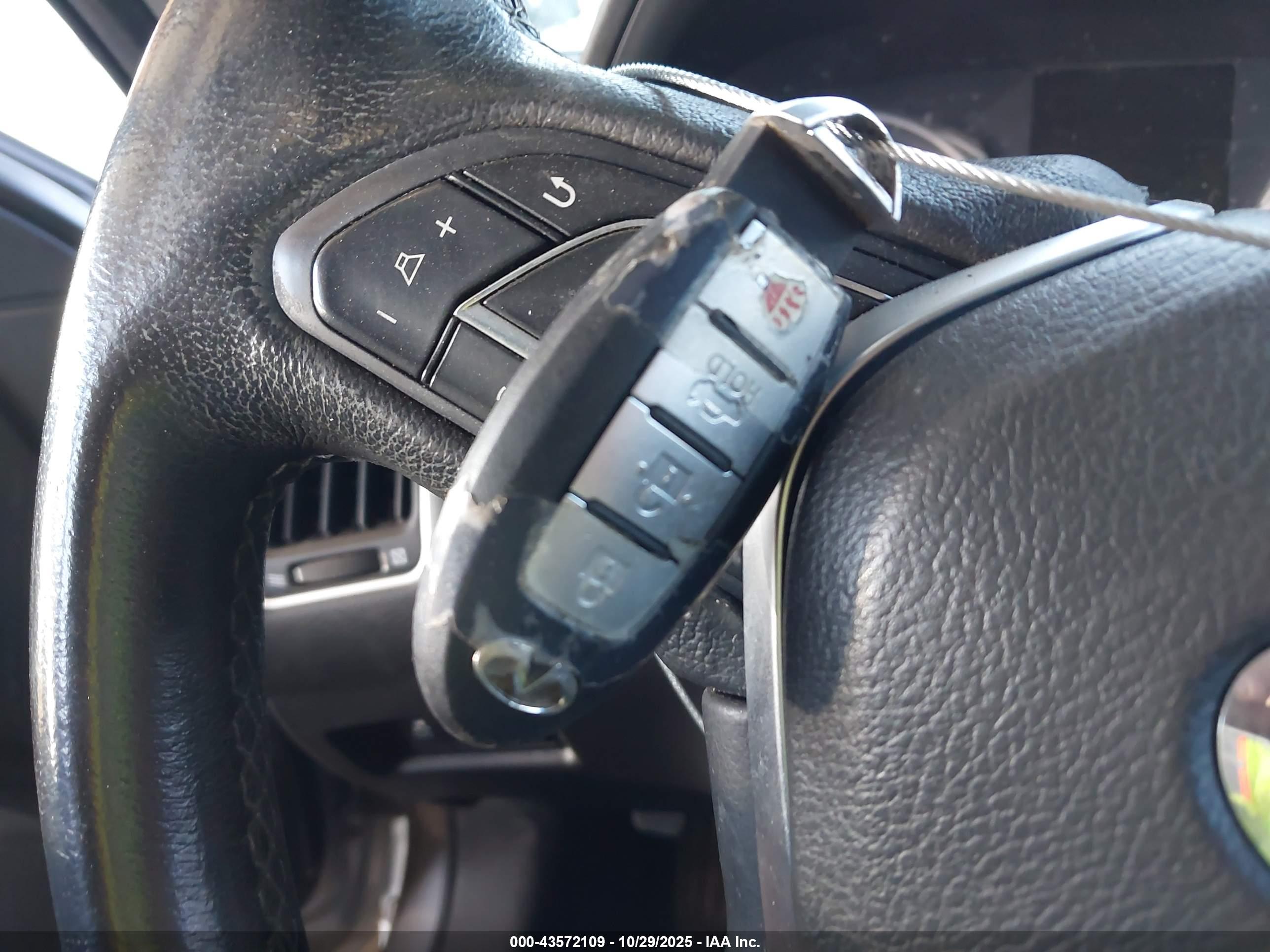 INFINITI Q50 image 11