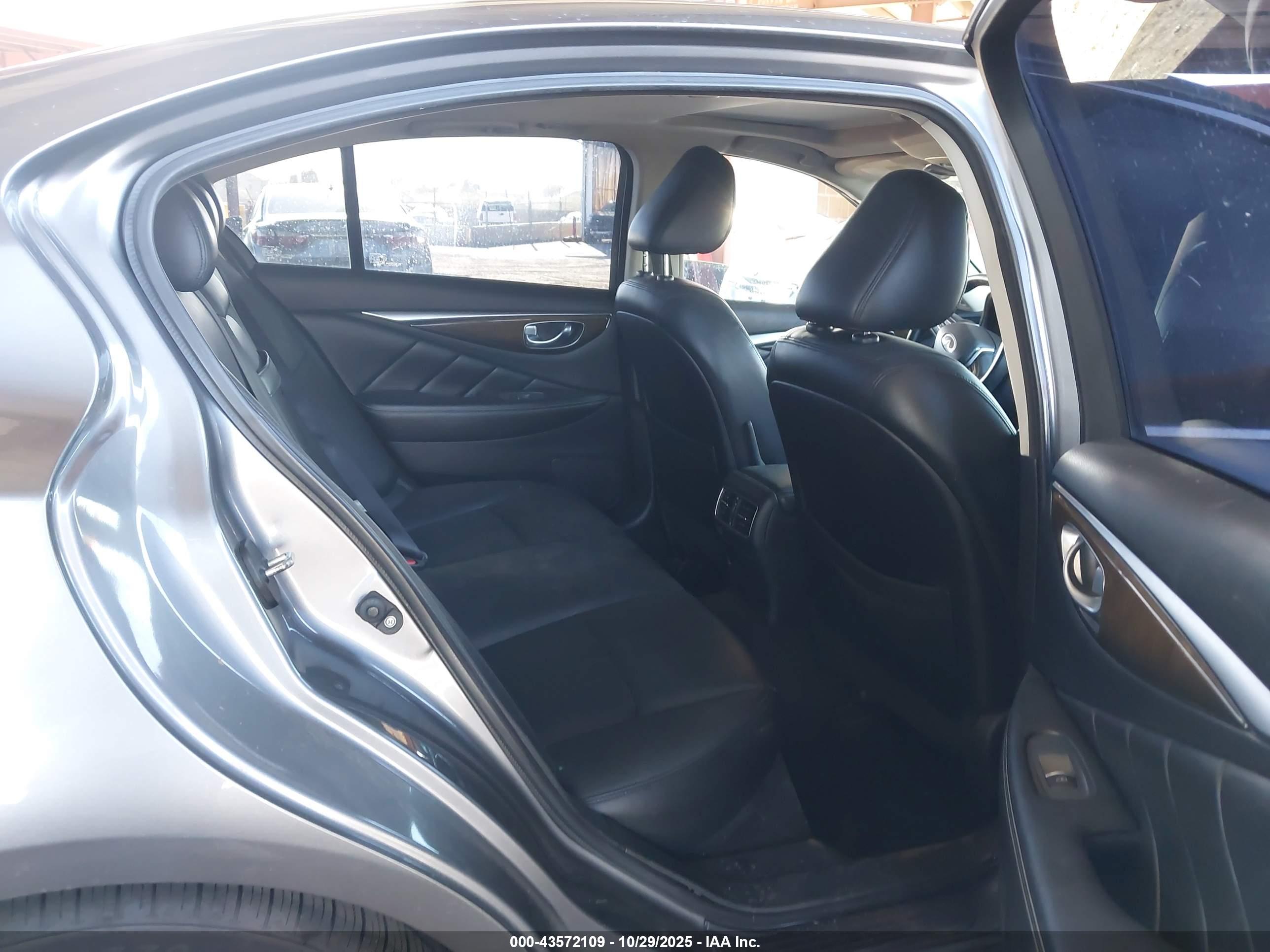 INFINITI Q50 image 8