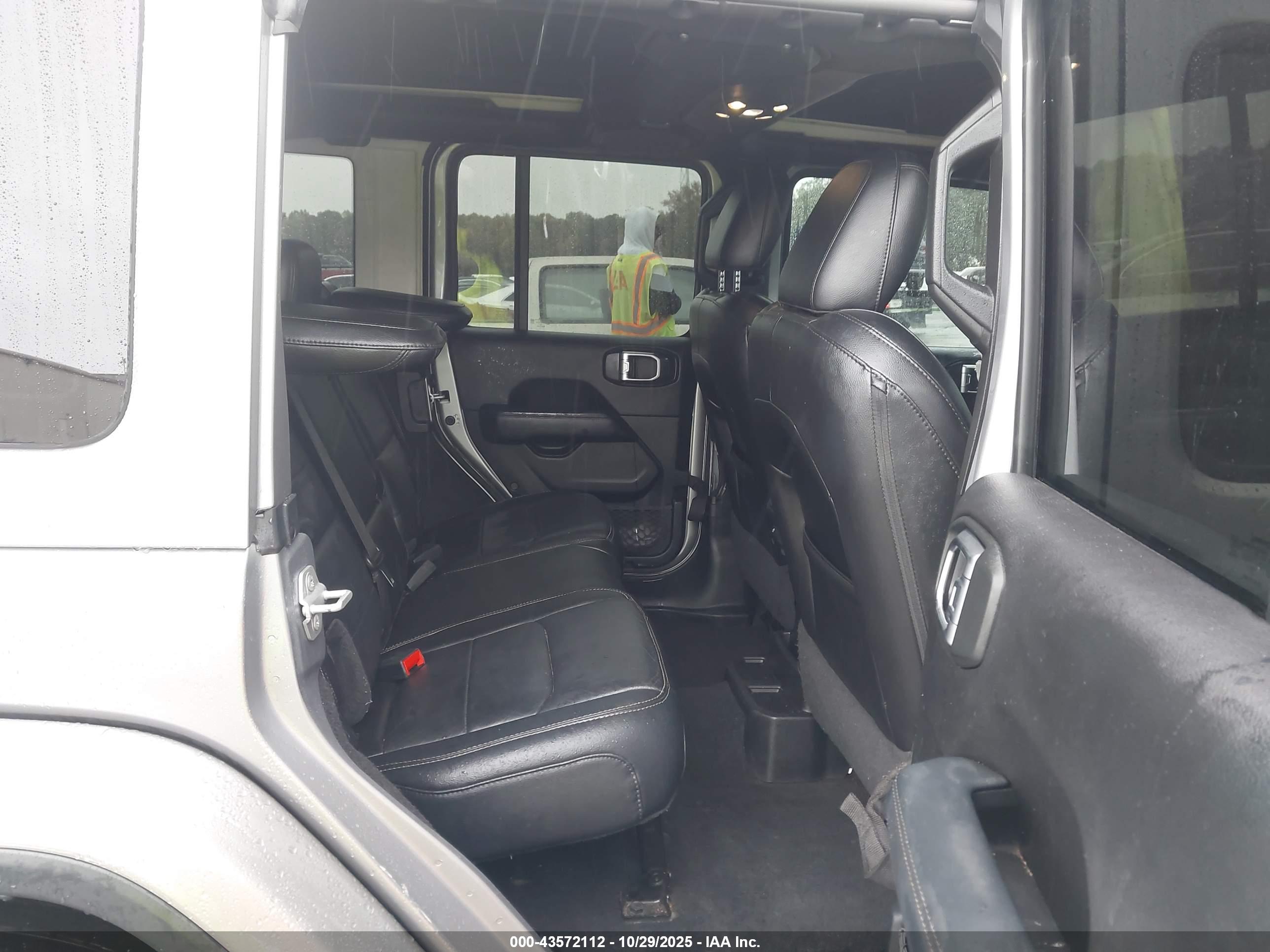 JEEP WRANGLER image 8