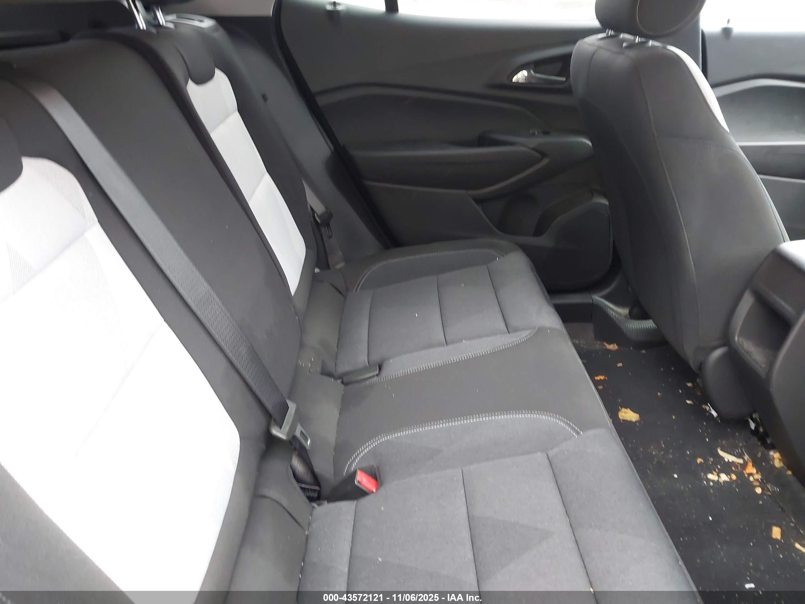 CHEVROLET TRAX image 8