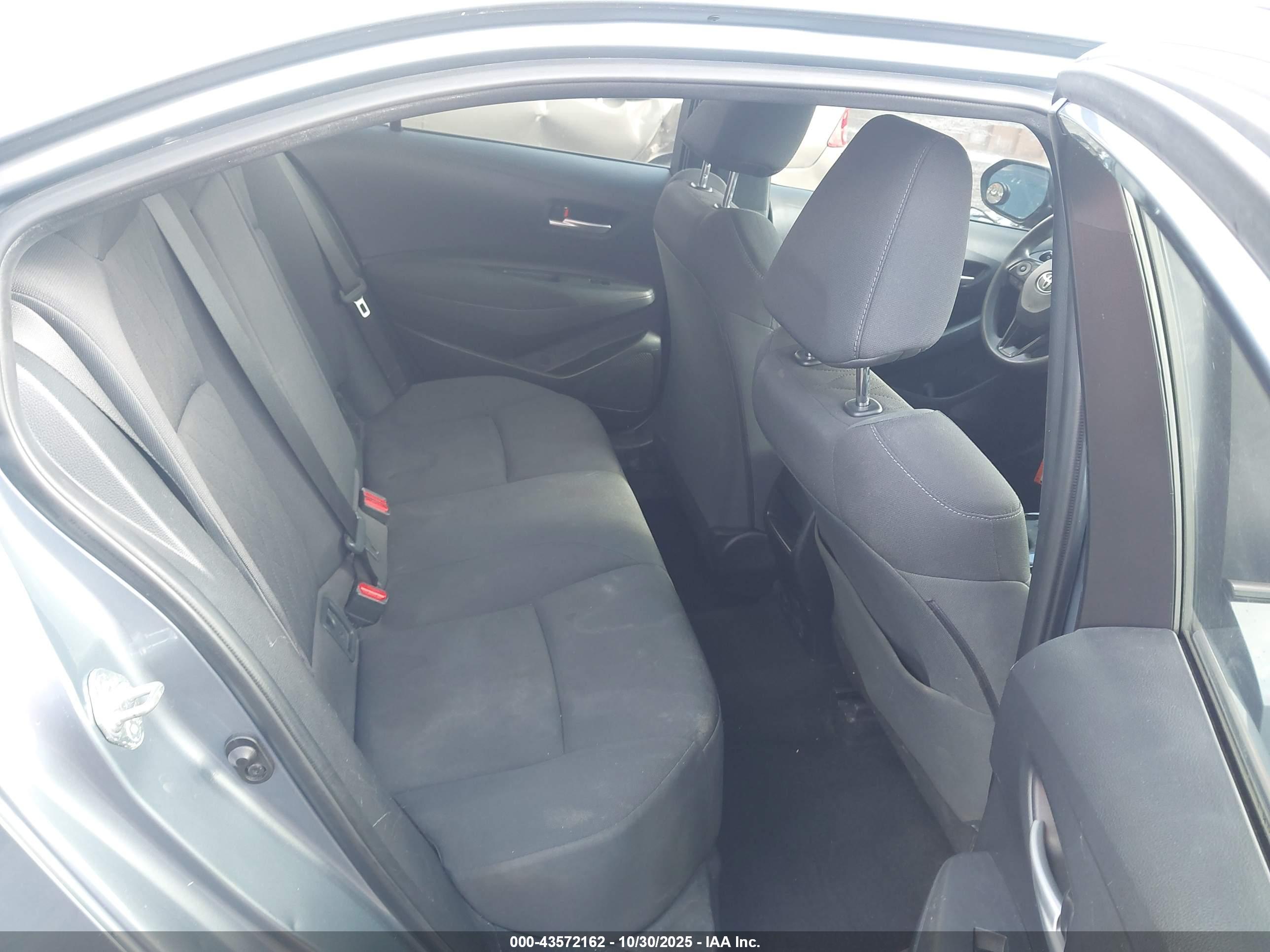 TOYOTA COROLLA image 8