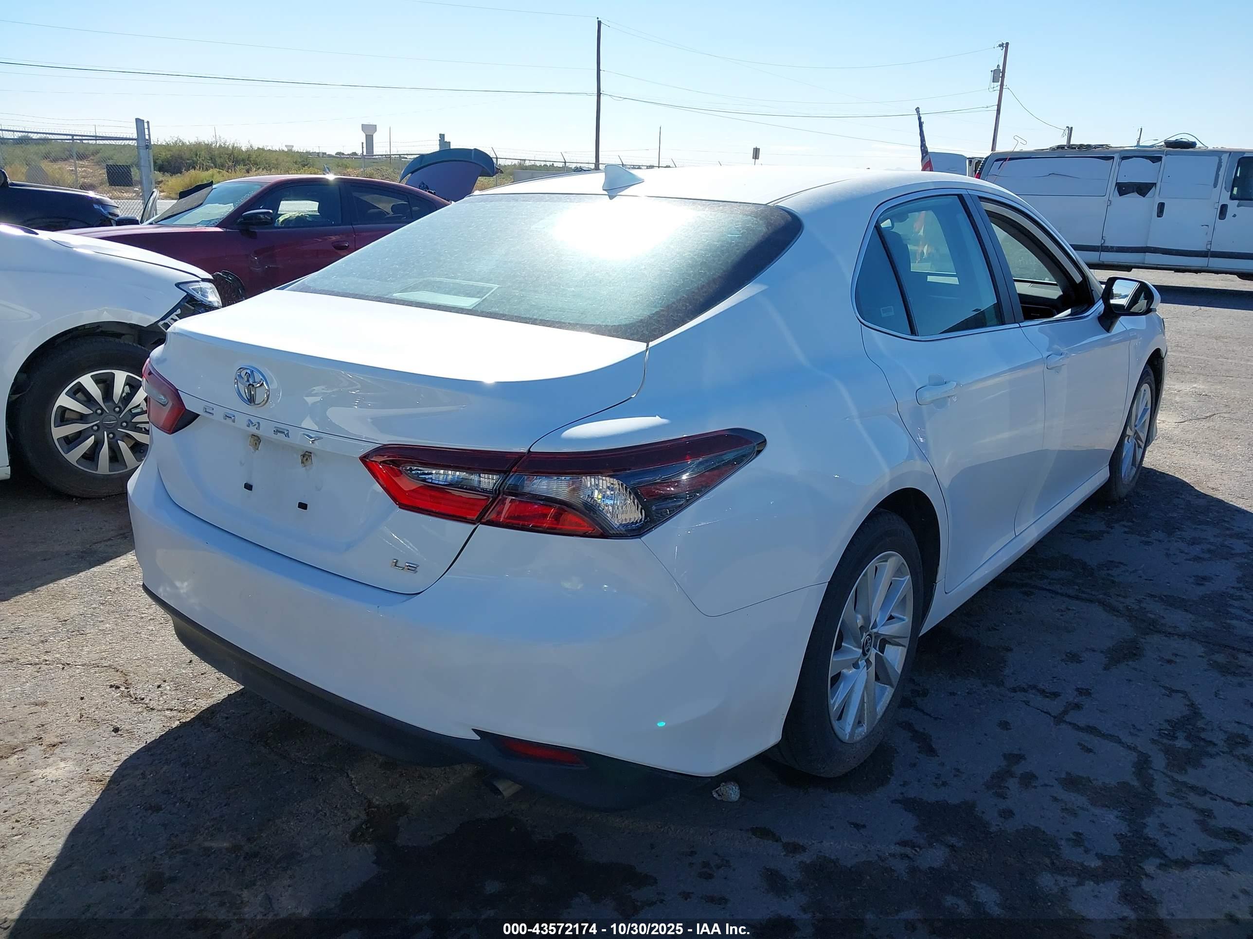 TOYOTA CAMRY image 4
