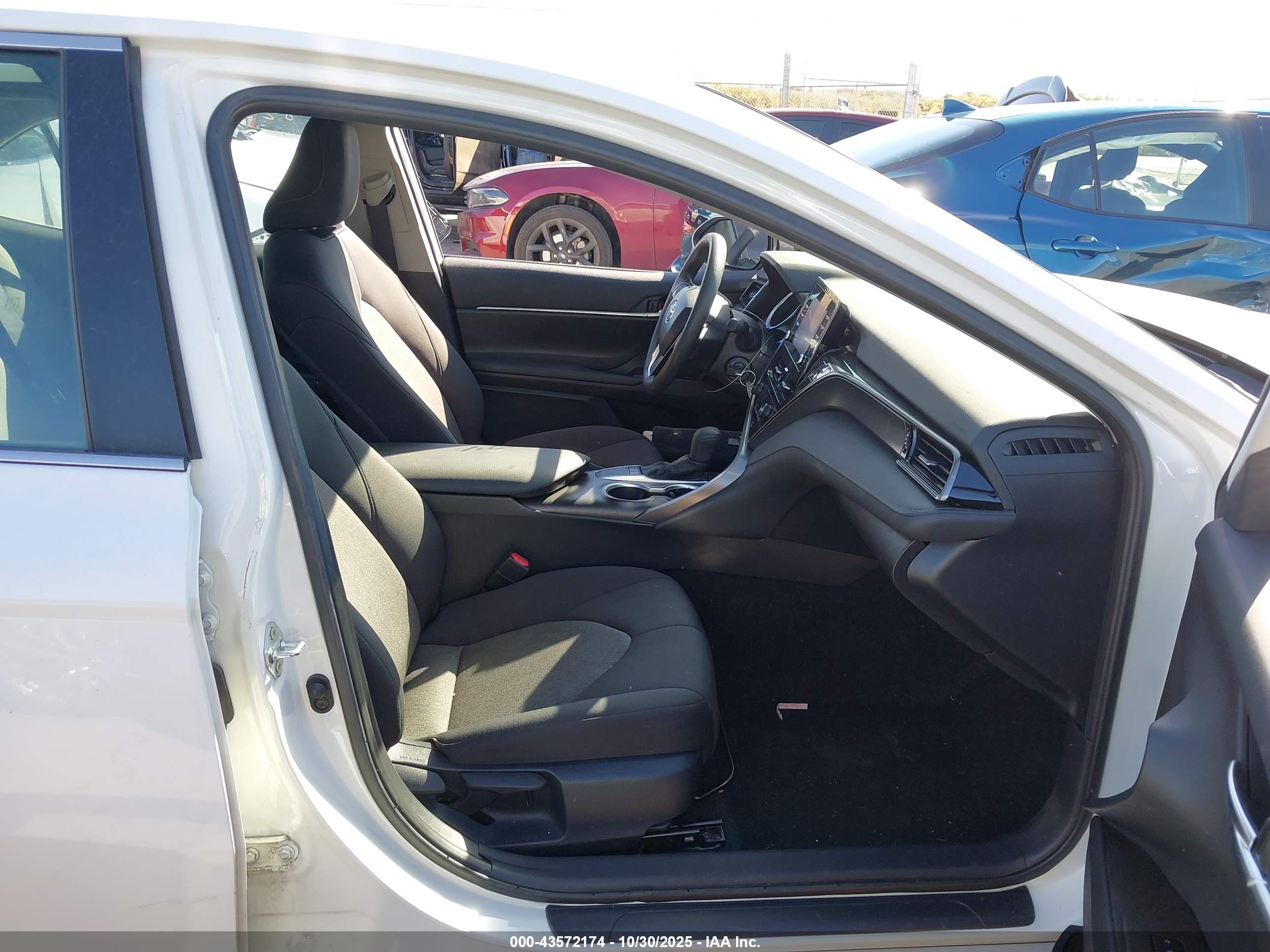 TOYOTA CAMRY image 5