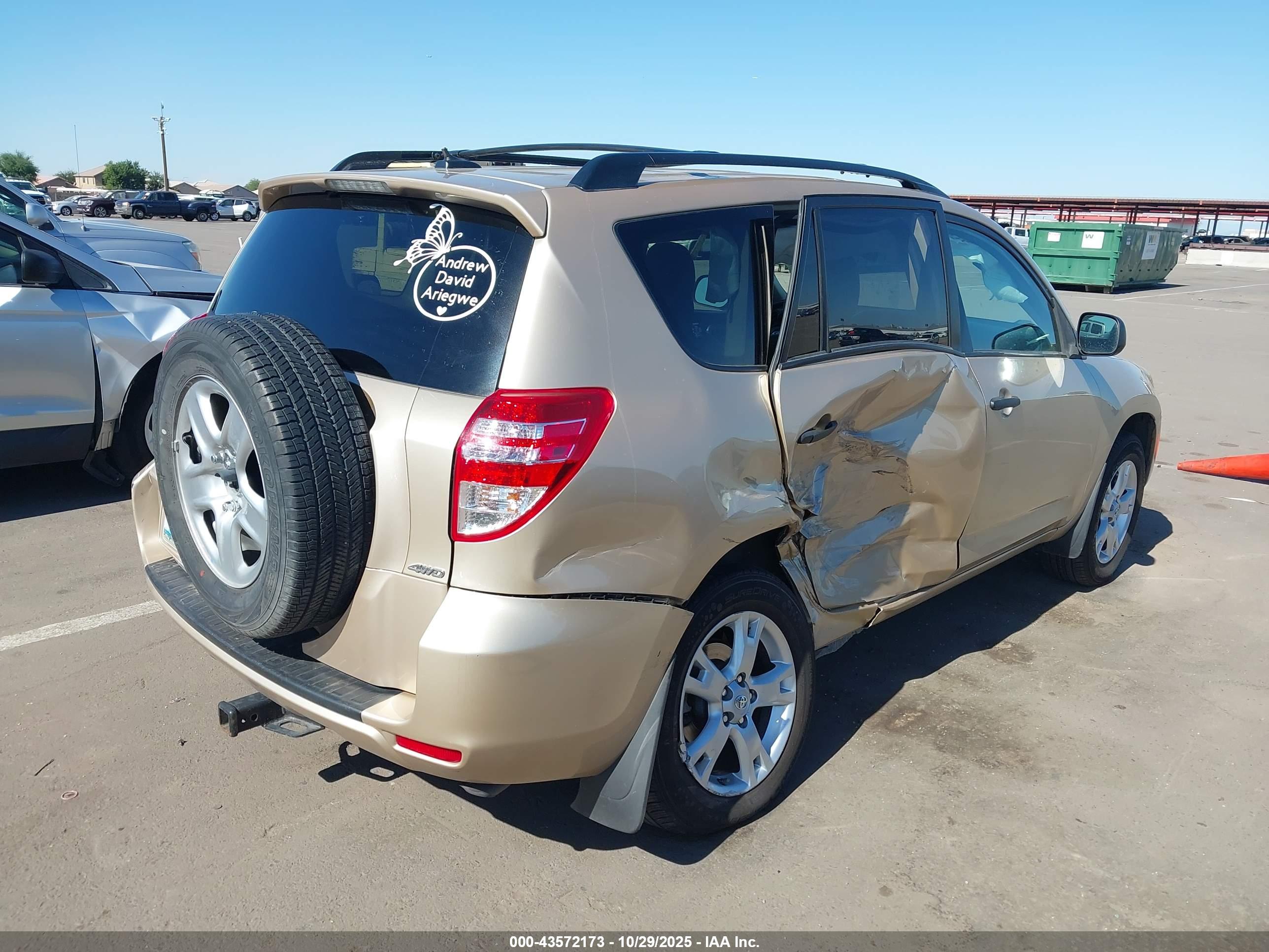 TOYOTA RAV4 image 4