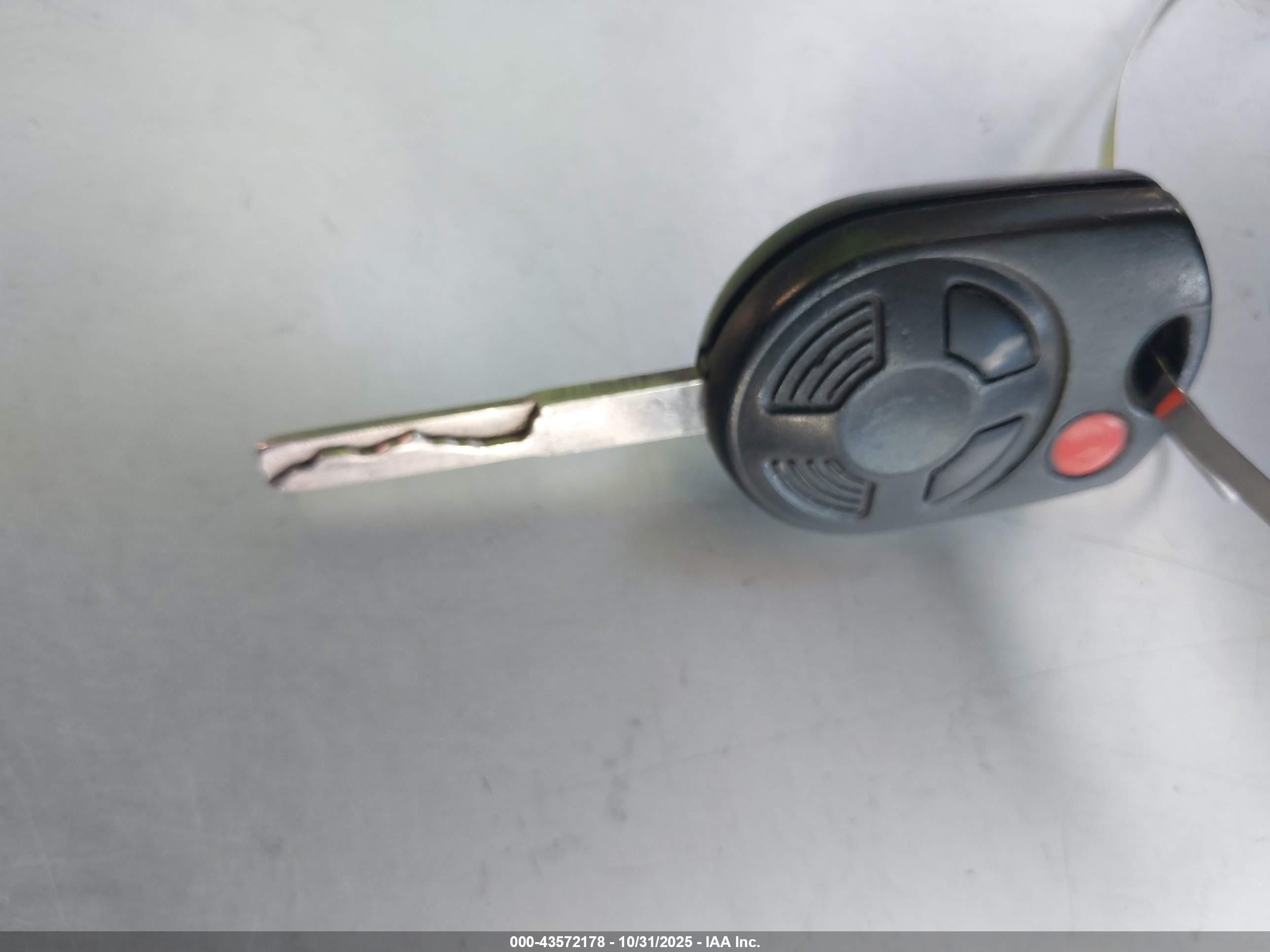FORD ESCAPE image 11