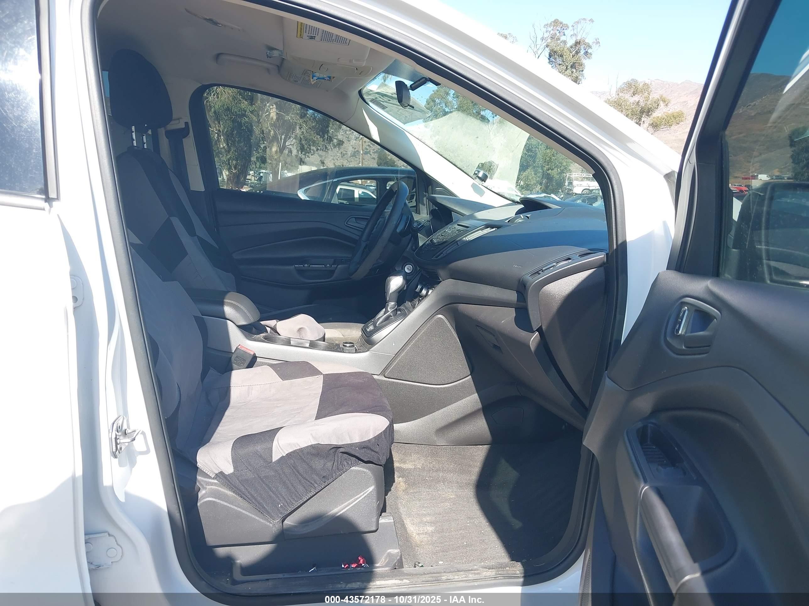 FORD ESCAPE image 5