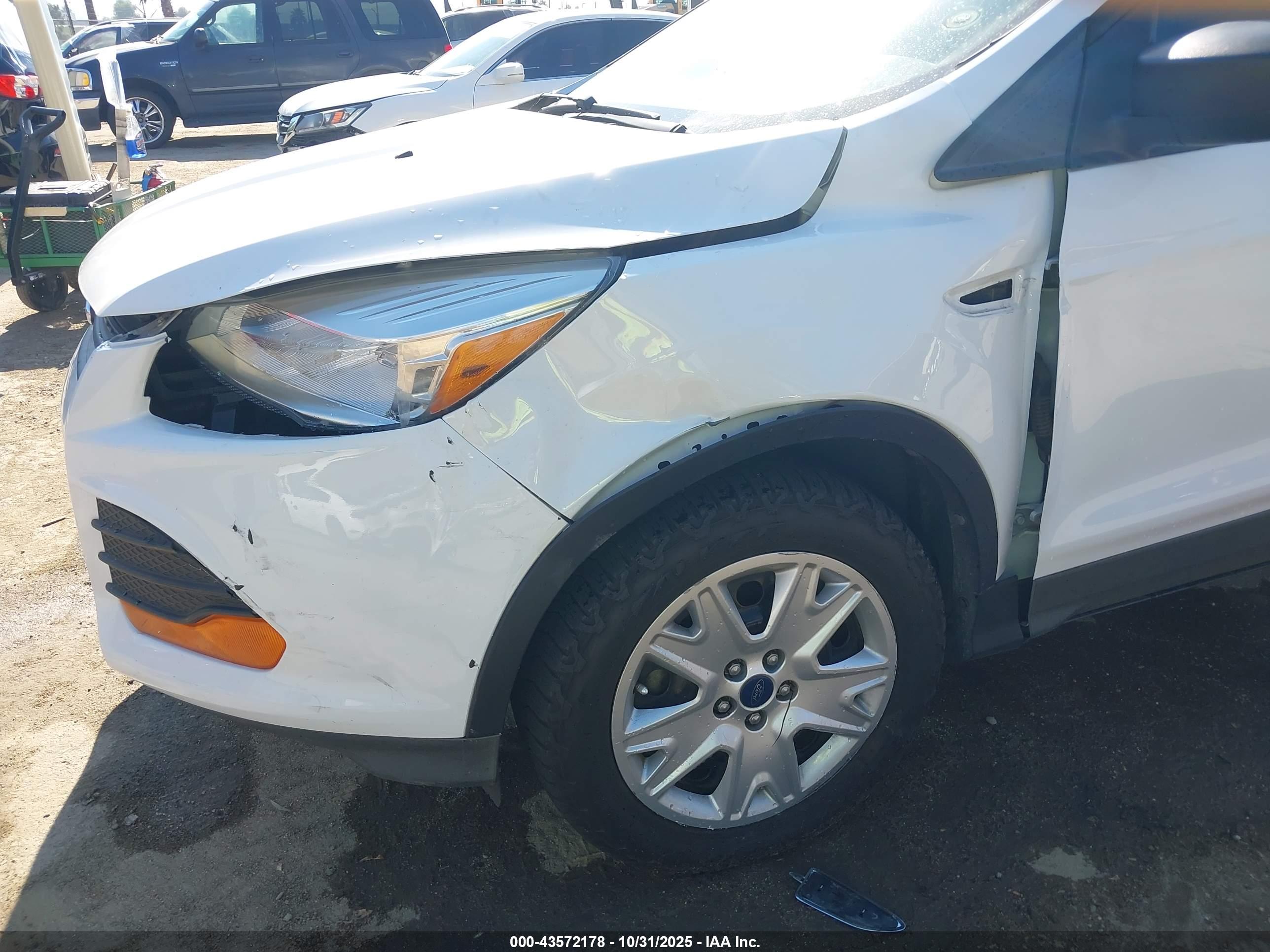 FORD ESCAPE image 6