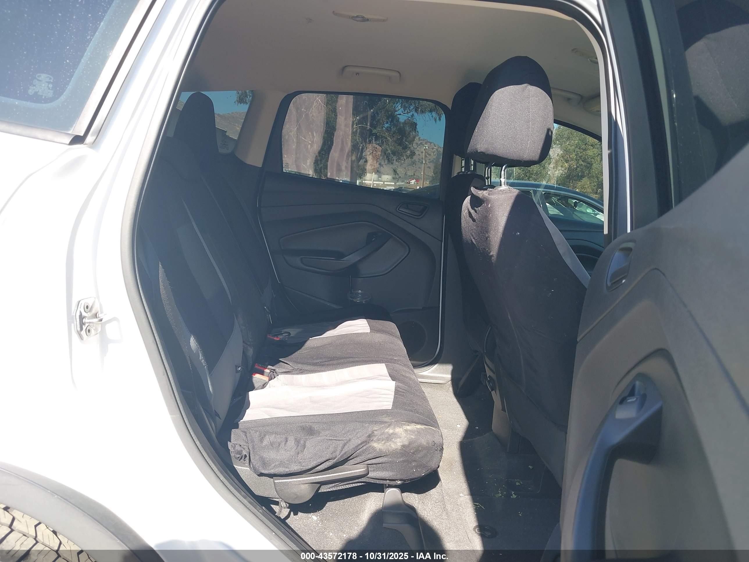 FORD ESCAPE image 8