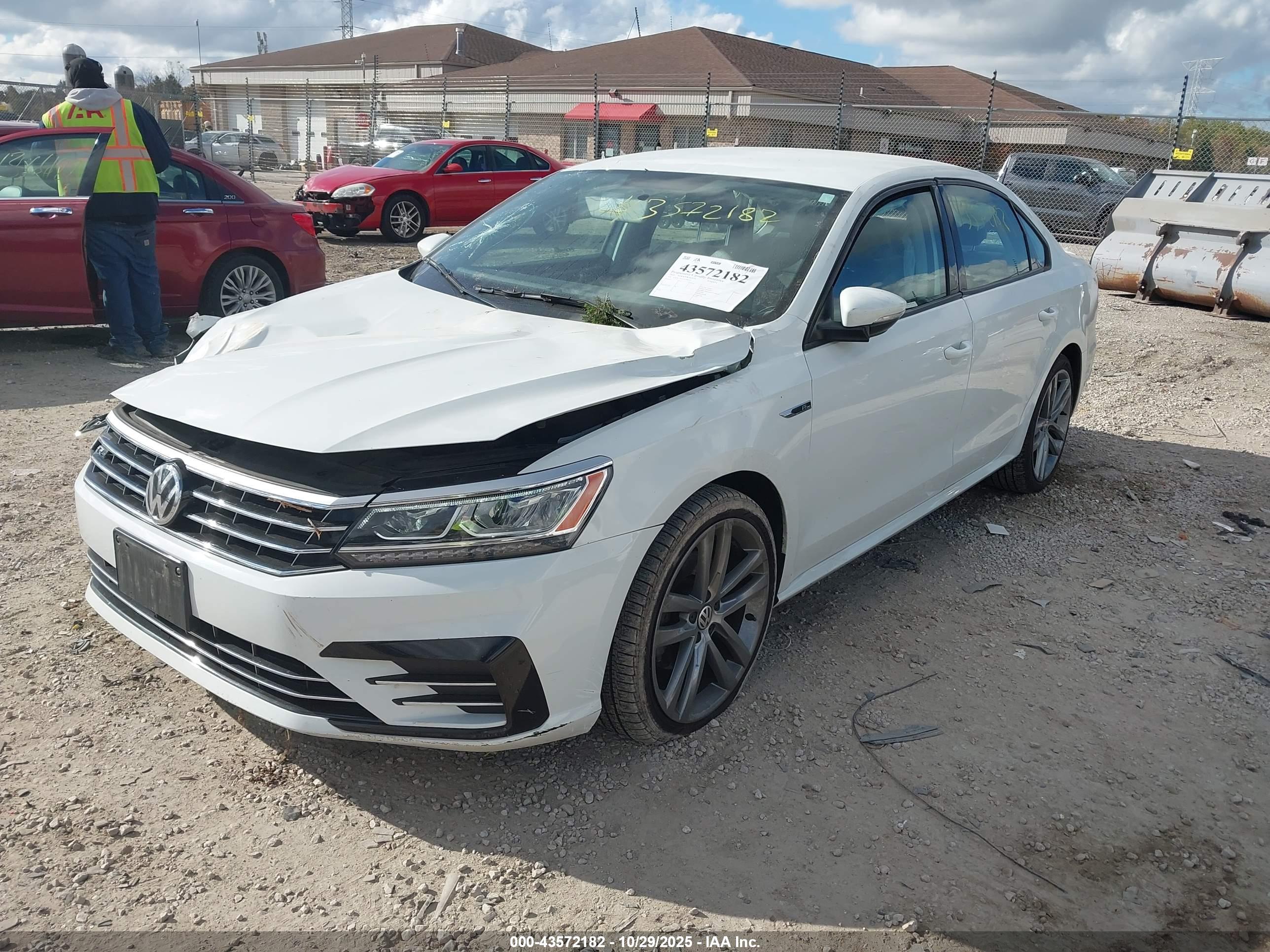 VOLKSWAGEN PASSAT image 2