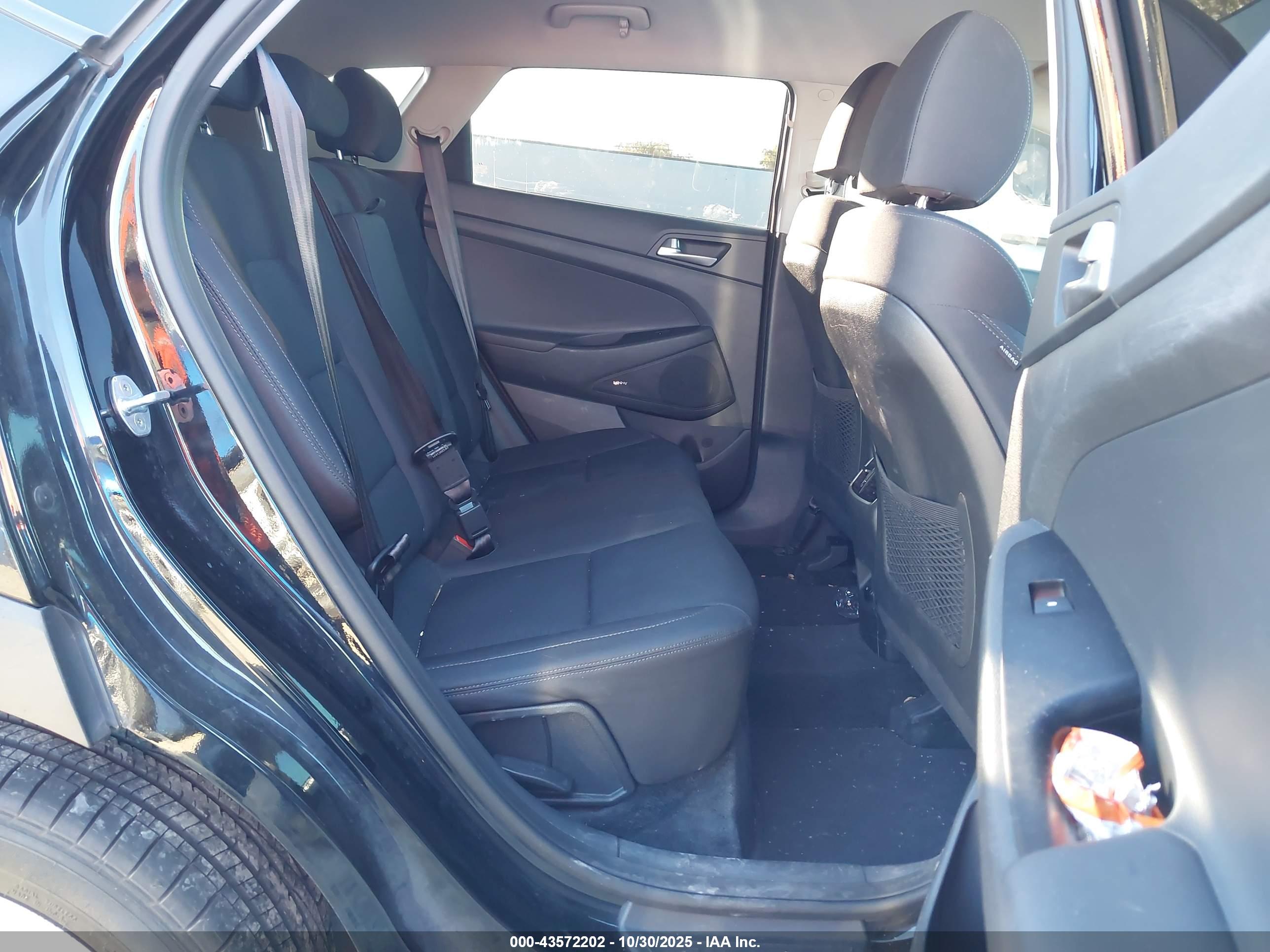 HYUNDAI TUCSON image 8