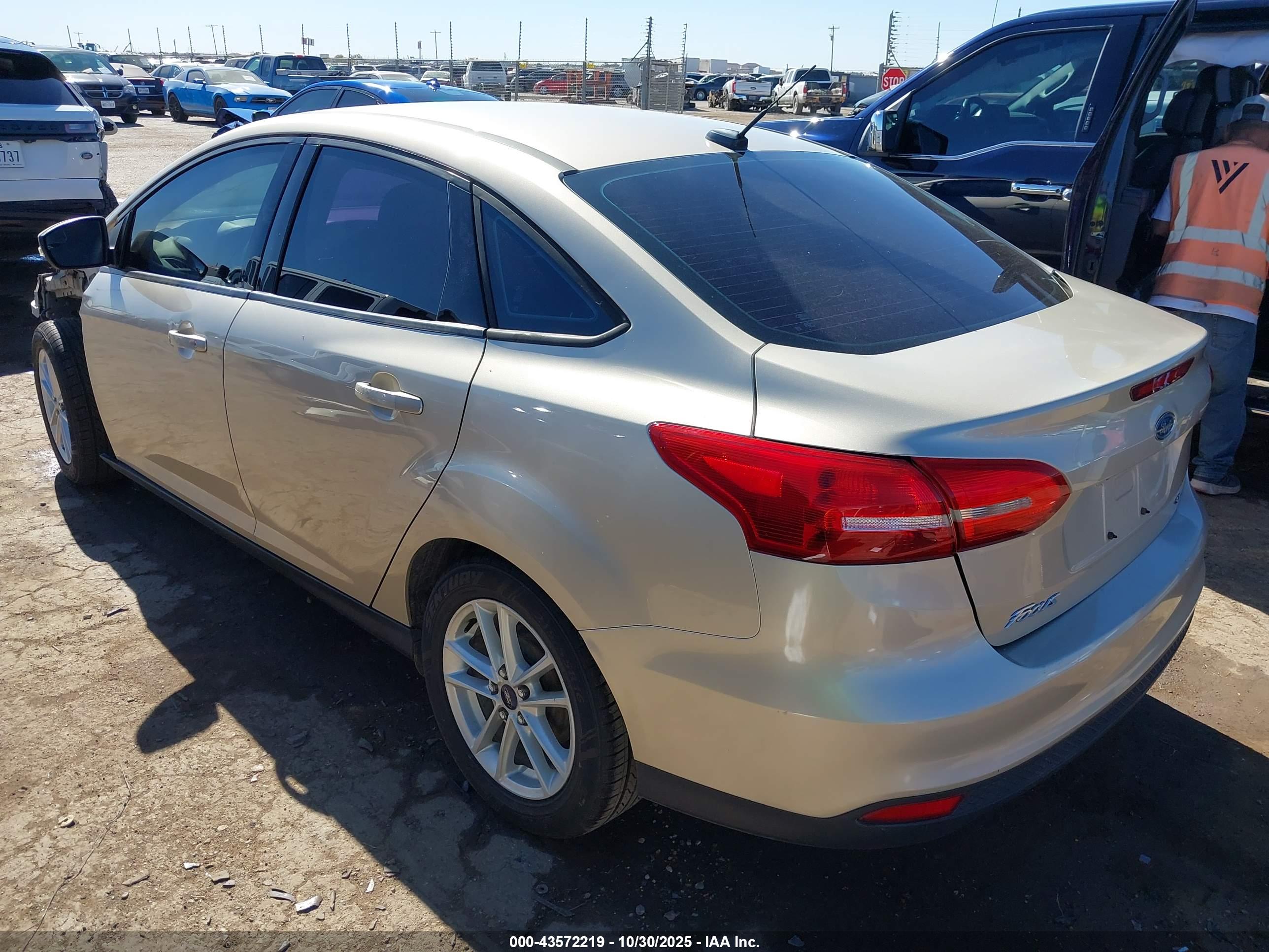 FORD FOCUS image 3
