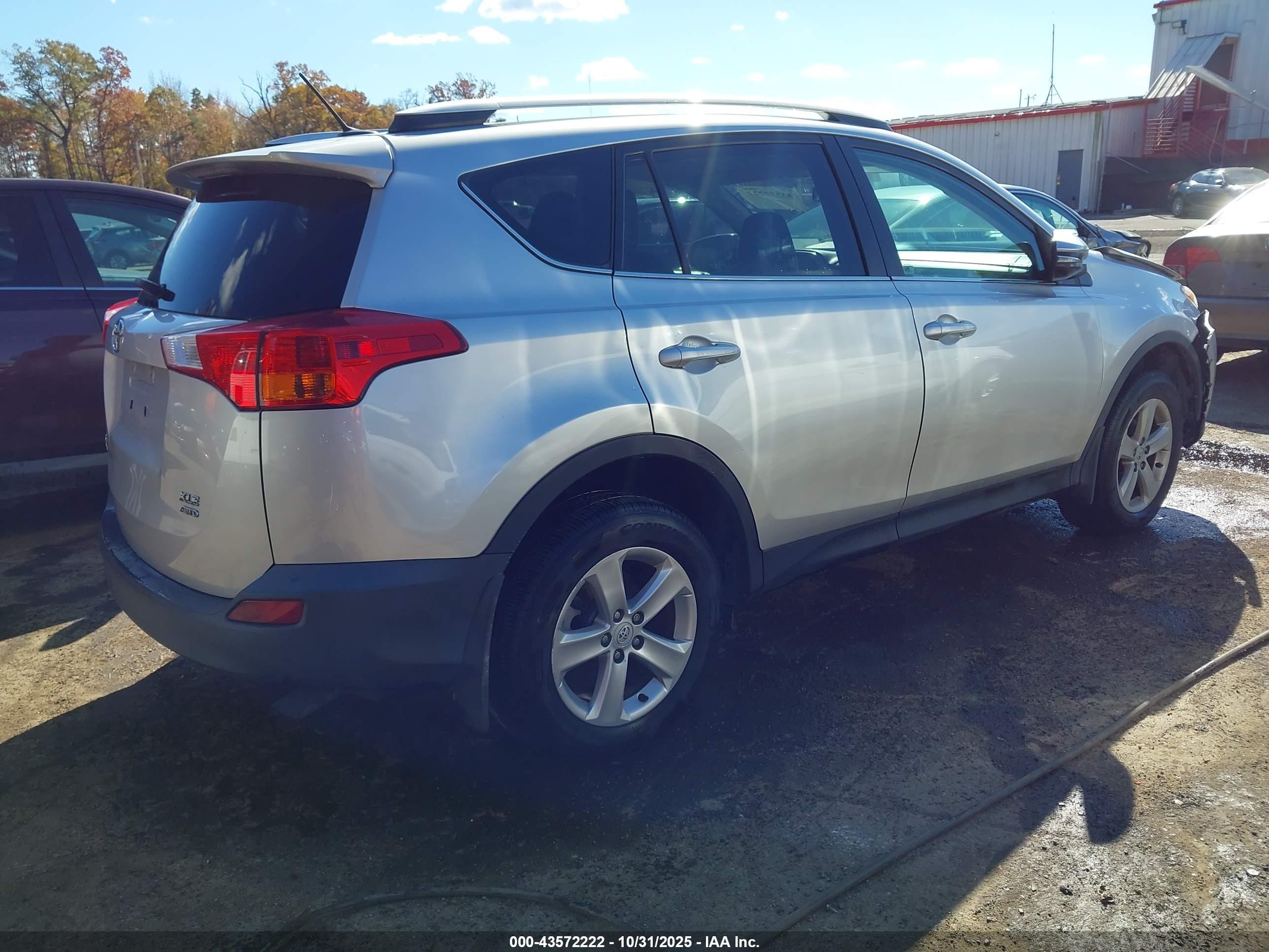 TOYOTA RAV4 image 4