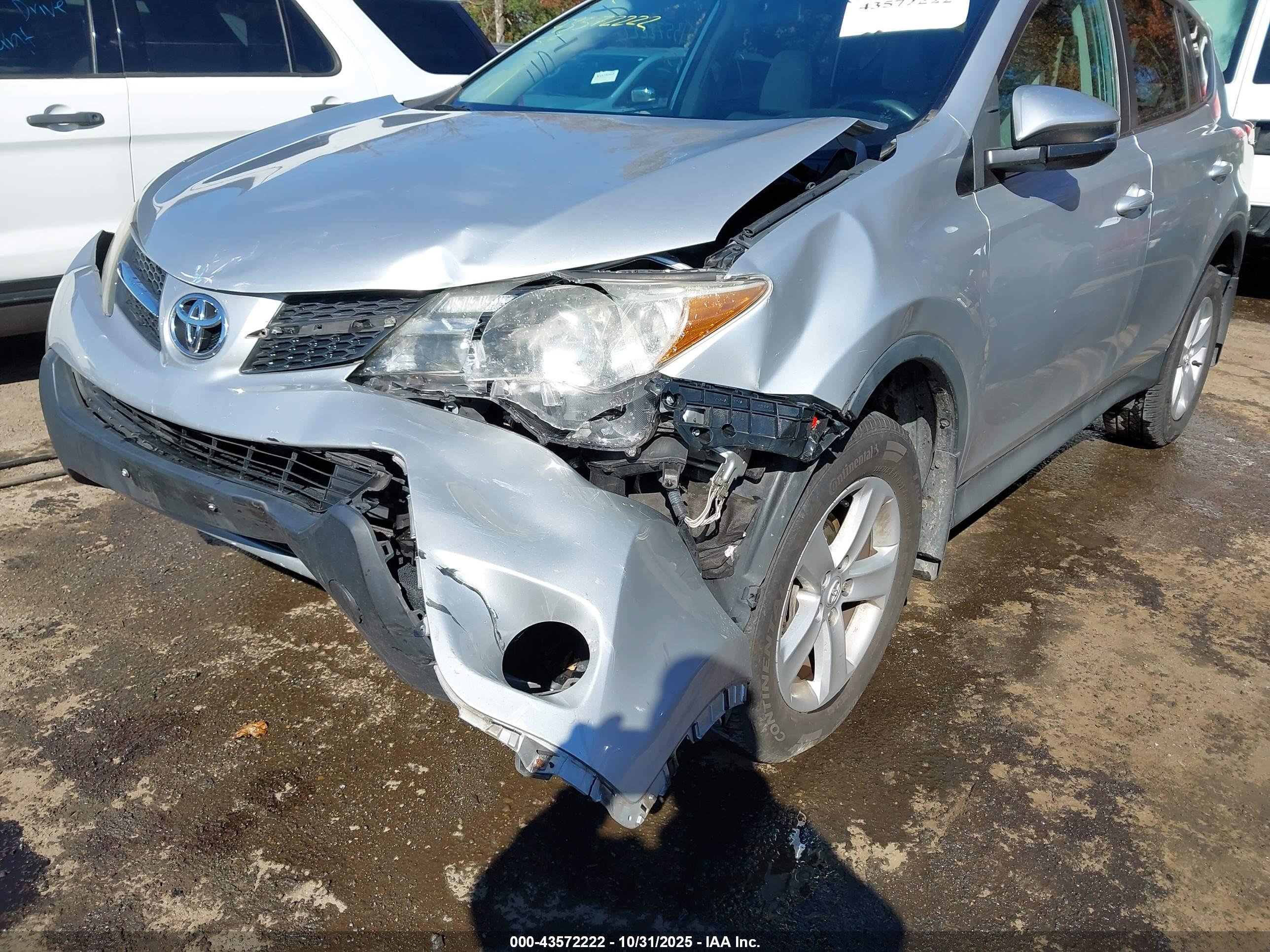 TOYOTA RAV4 image 6