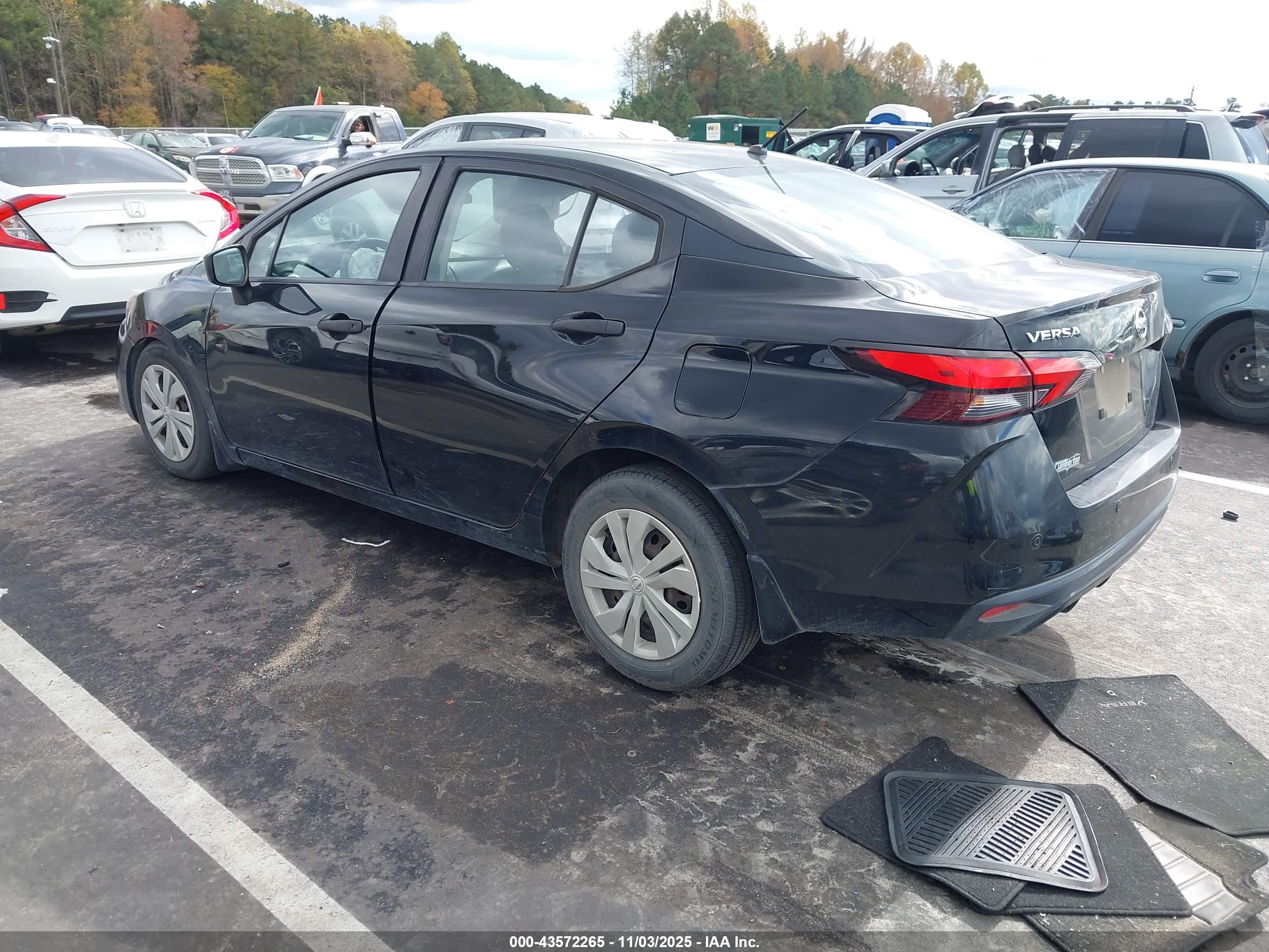 NISSAN VERSA image 3
