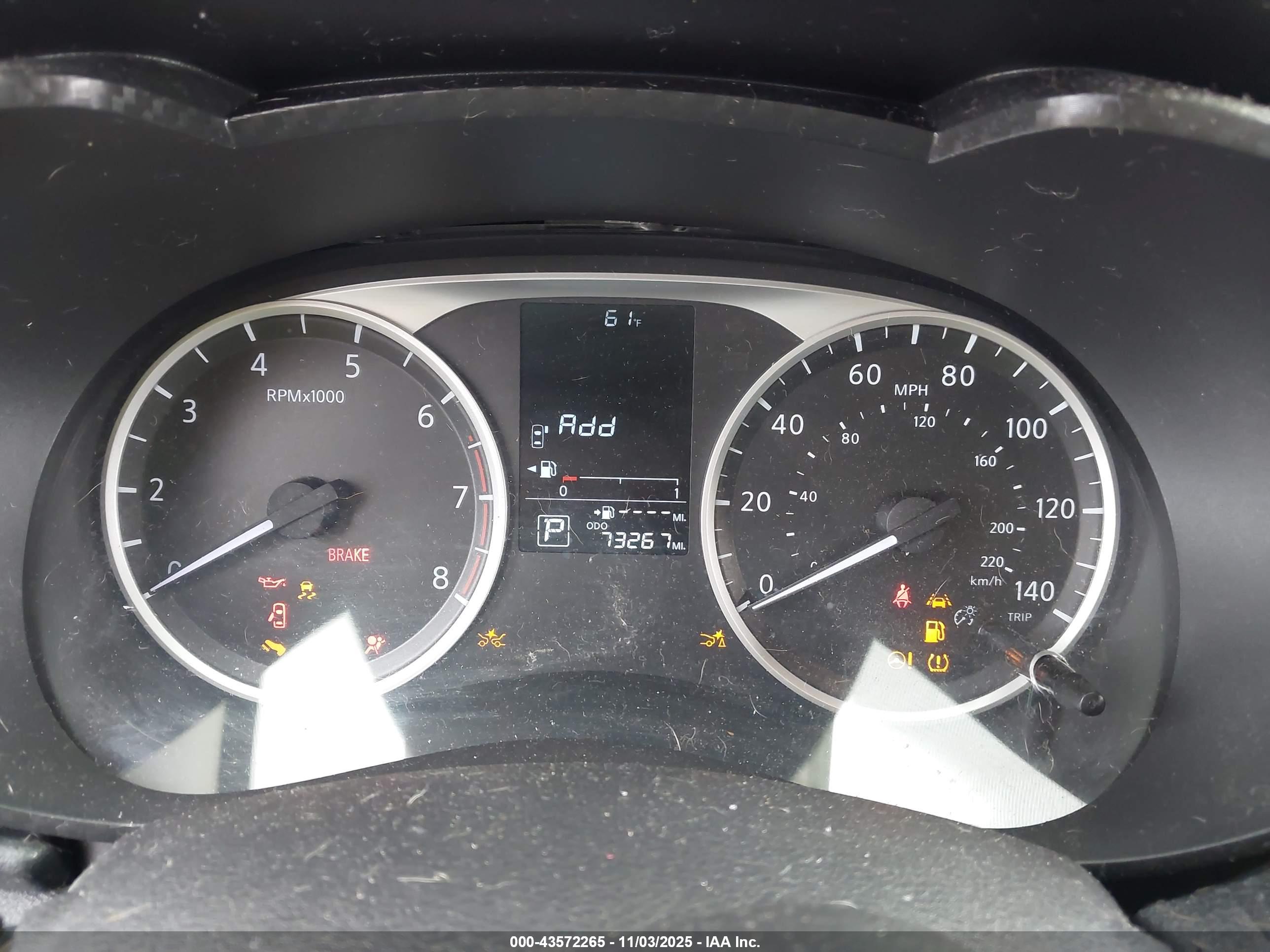 NISSAN VERSA image 7