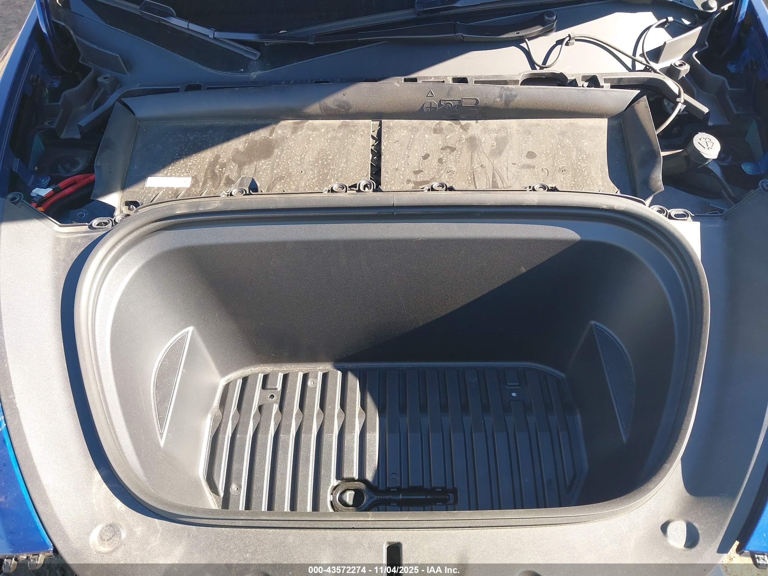 TESLA MODEL image 10