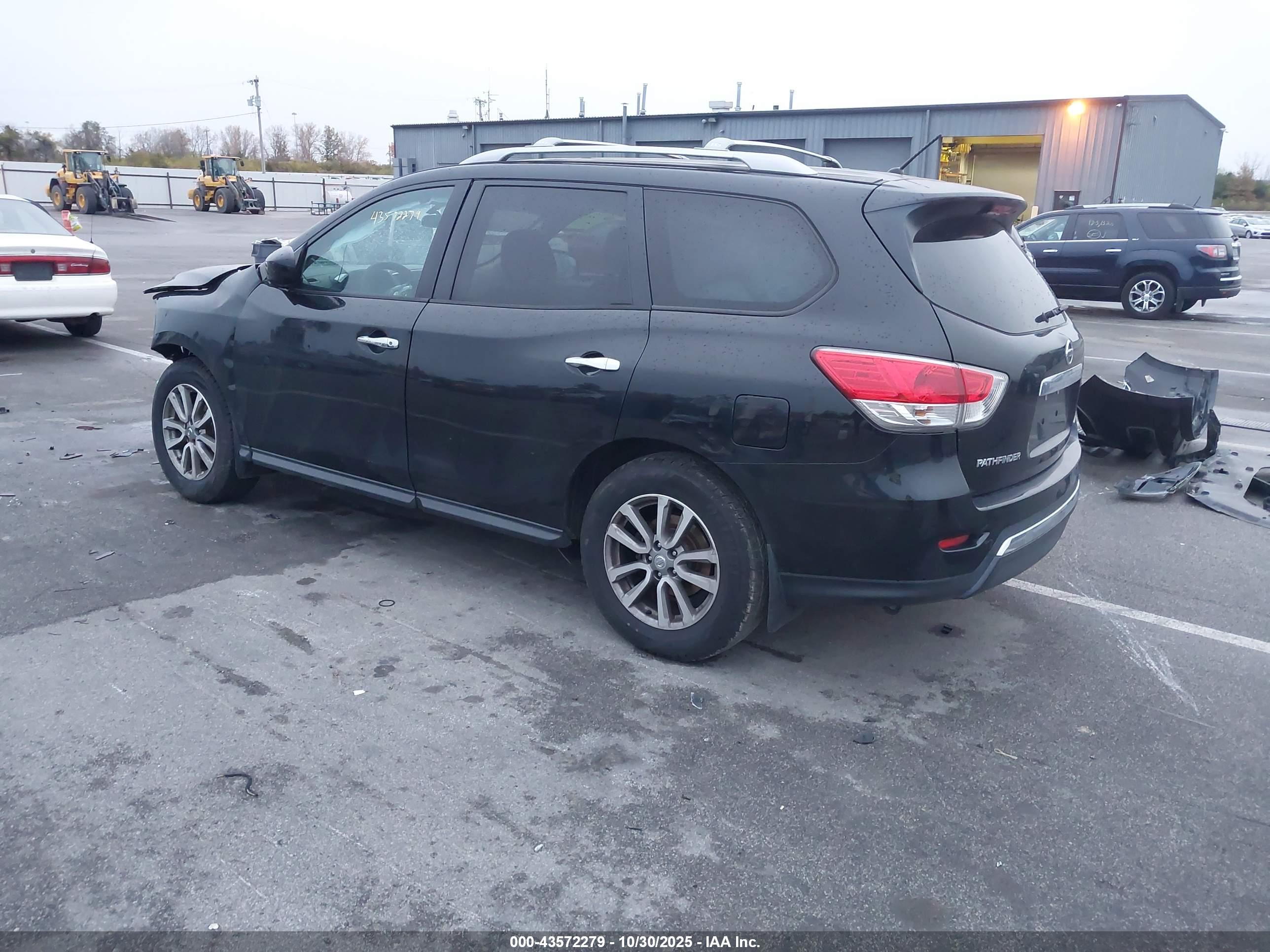 NISSAN PATHFINDER image 3