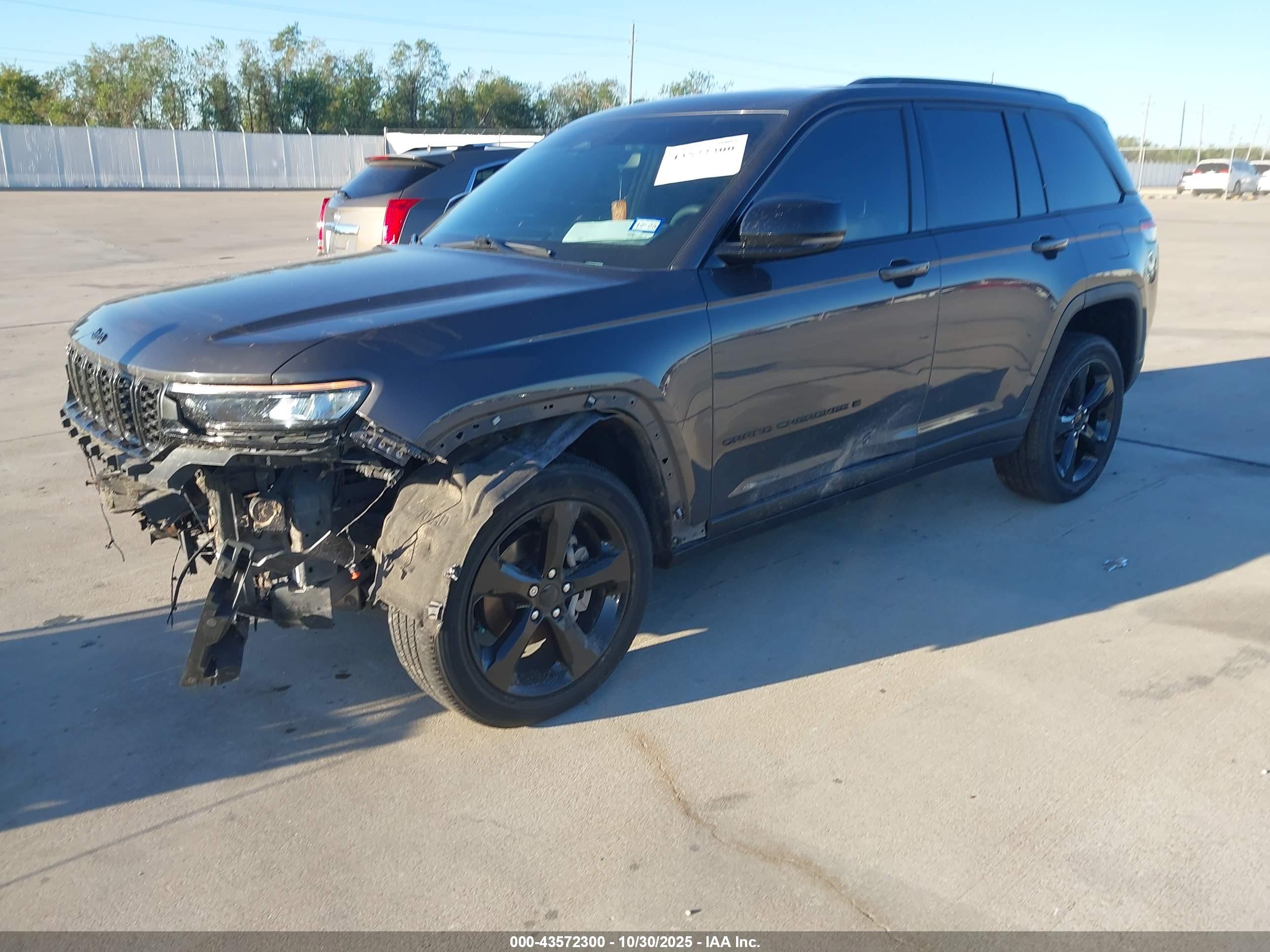 JEEP GRAND image 2