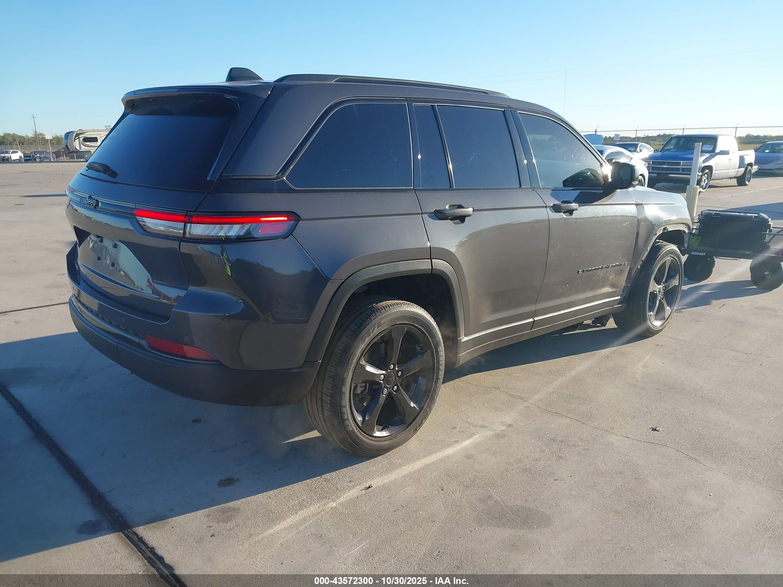 JEEP GRAND image 4