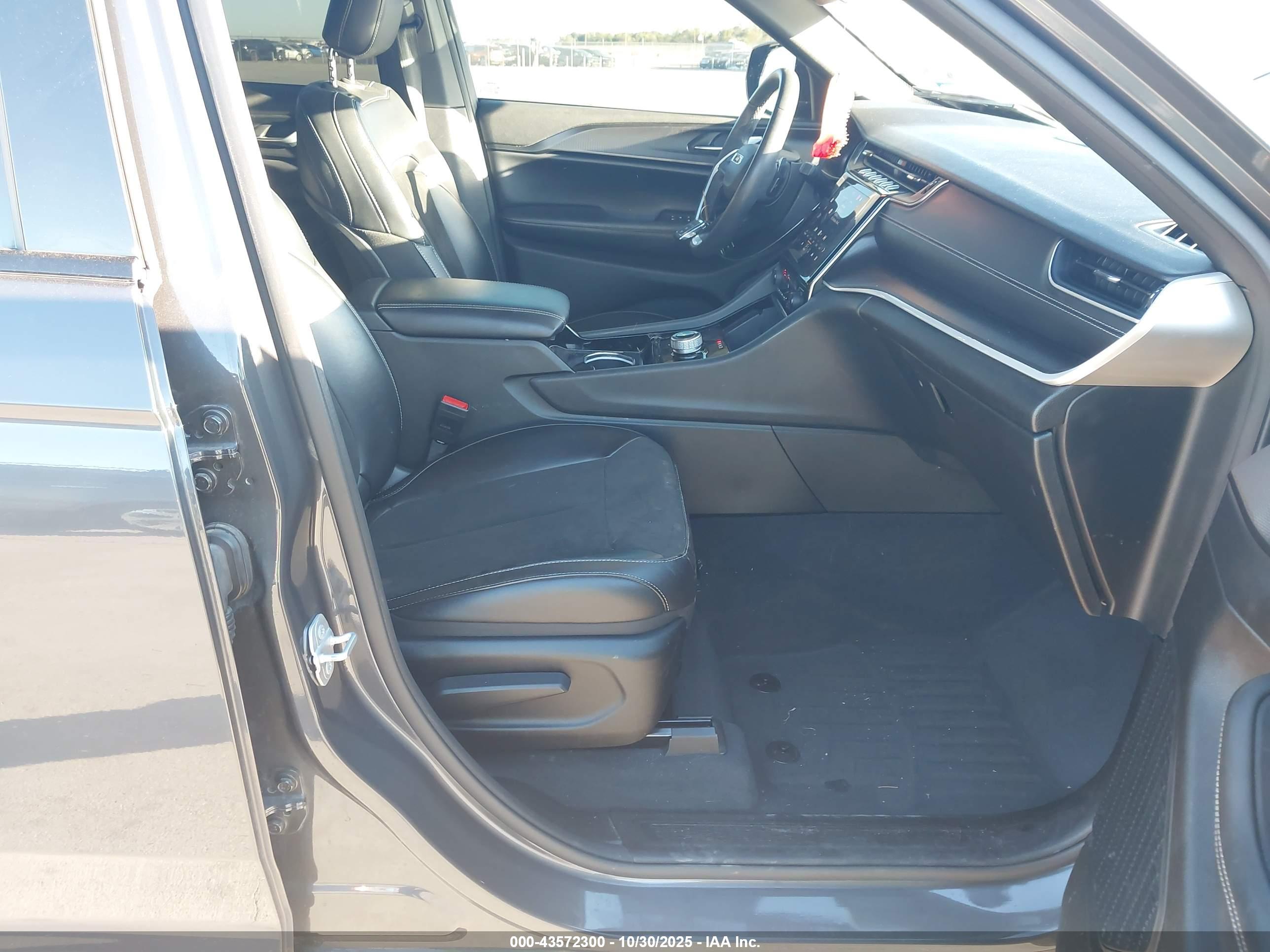 JEEP GRAND image 5
