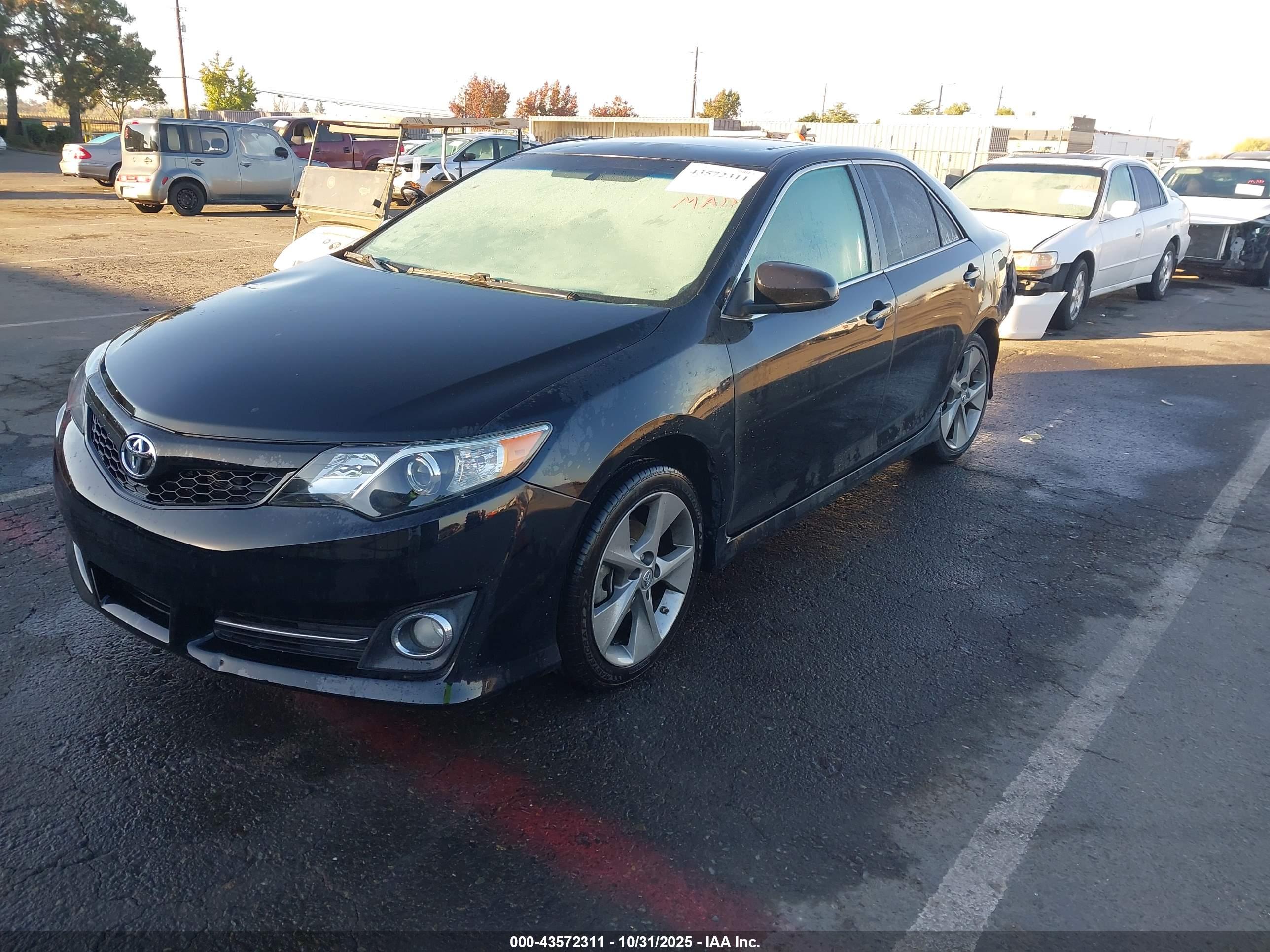 TOYOTA CAMRY image 2