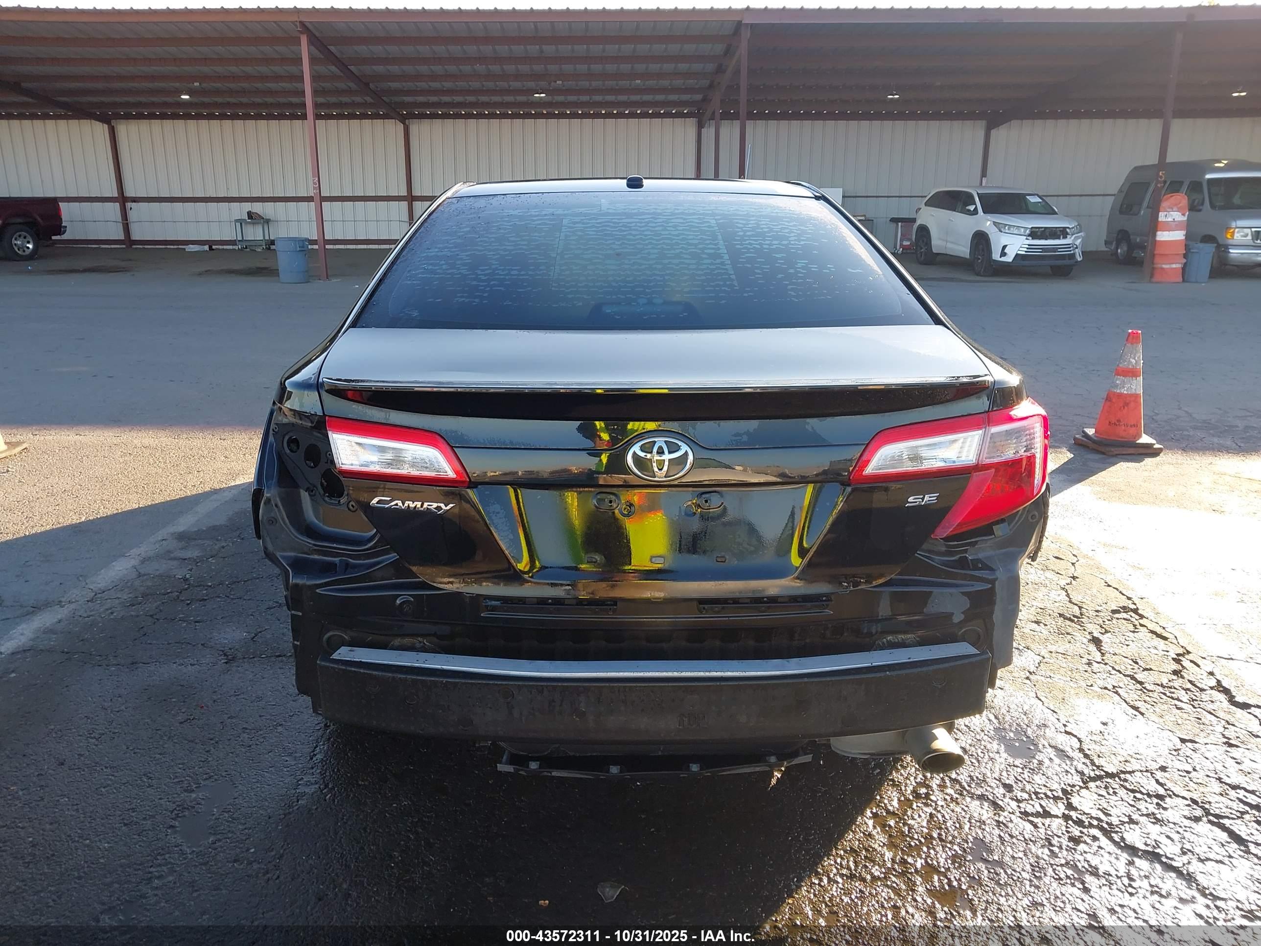 TOYOTA CAMRY image 6