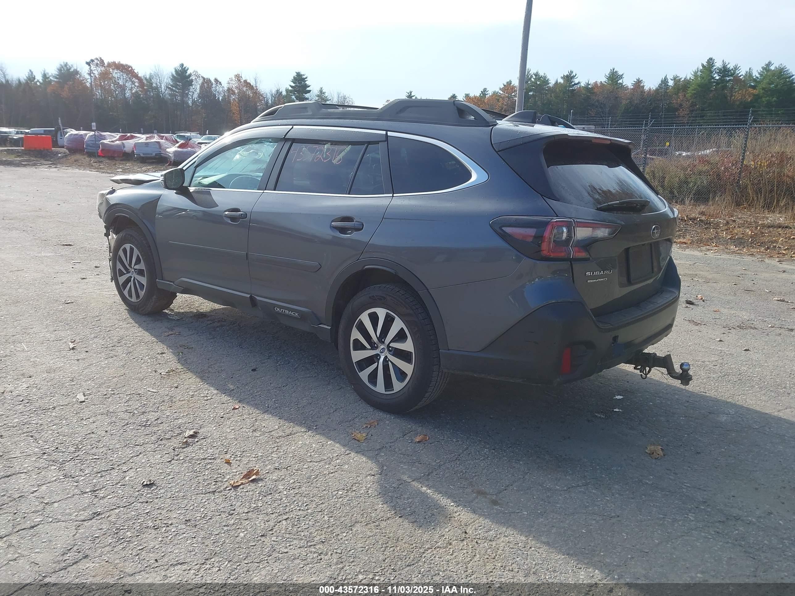 SUBARU OUTBACK image 3