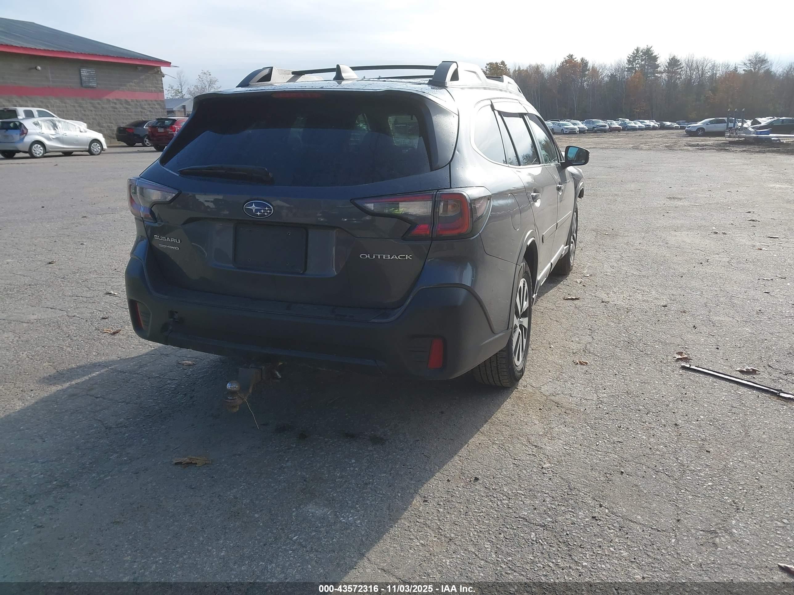 SUBARU OUTBACK image 4