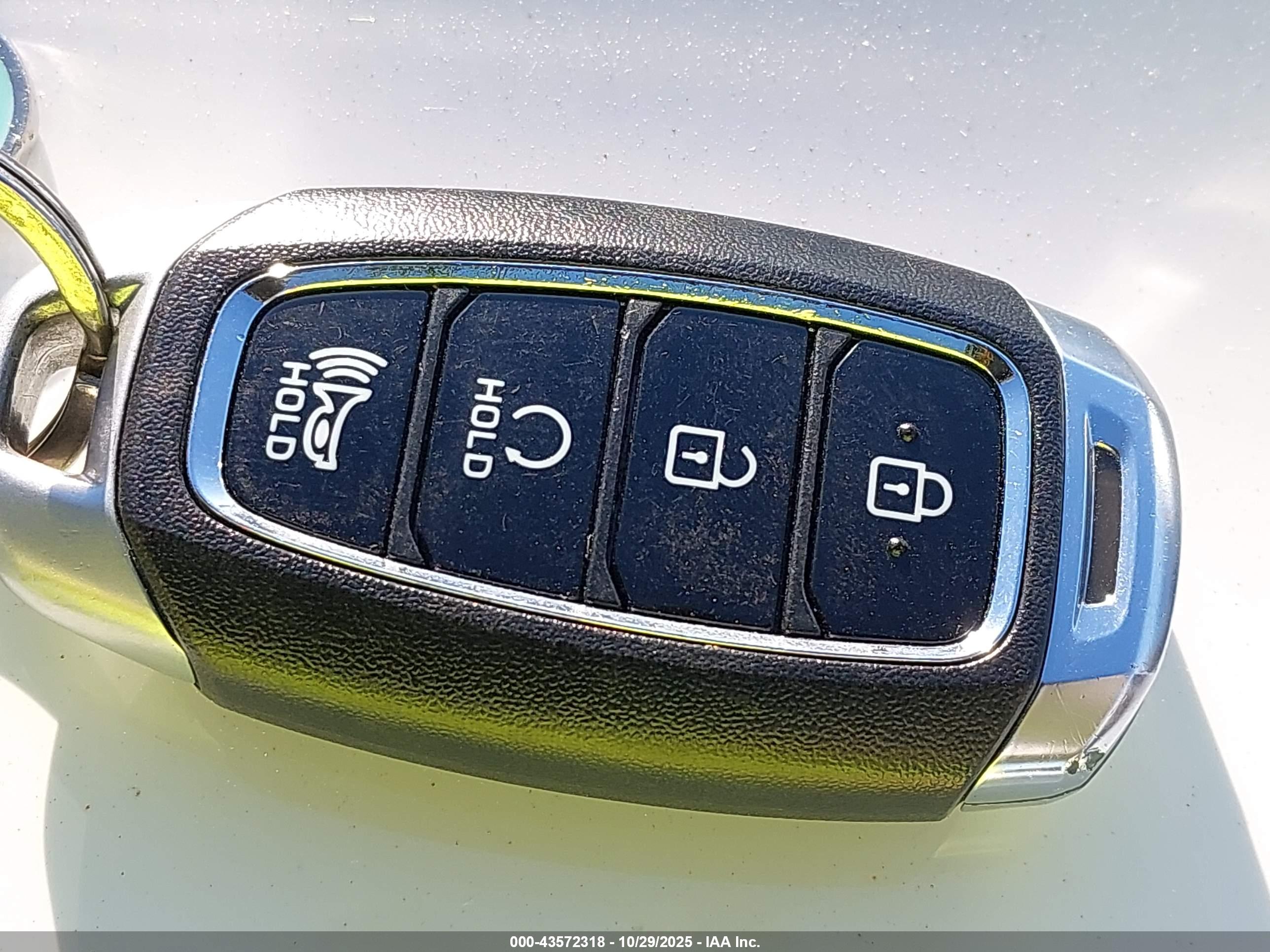 HYUNDAI KONA image 11