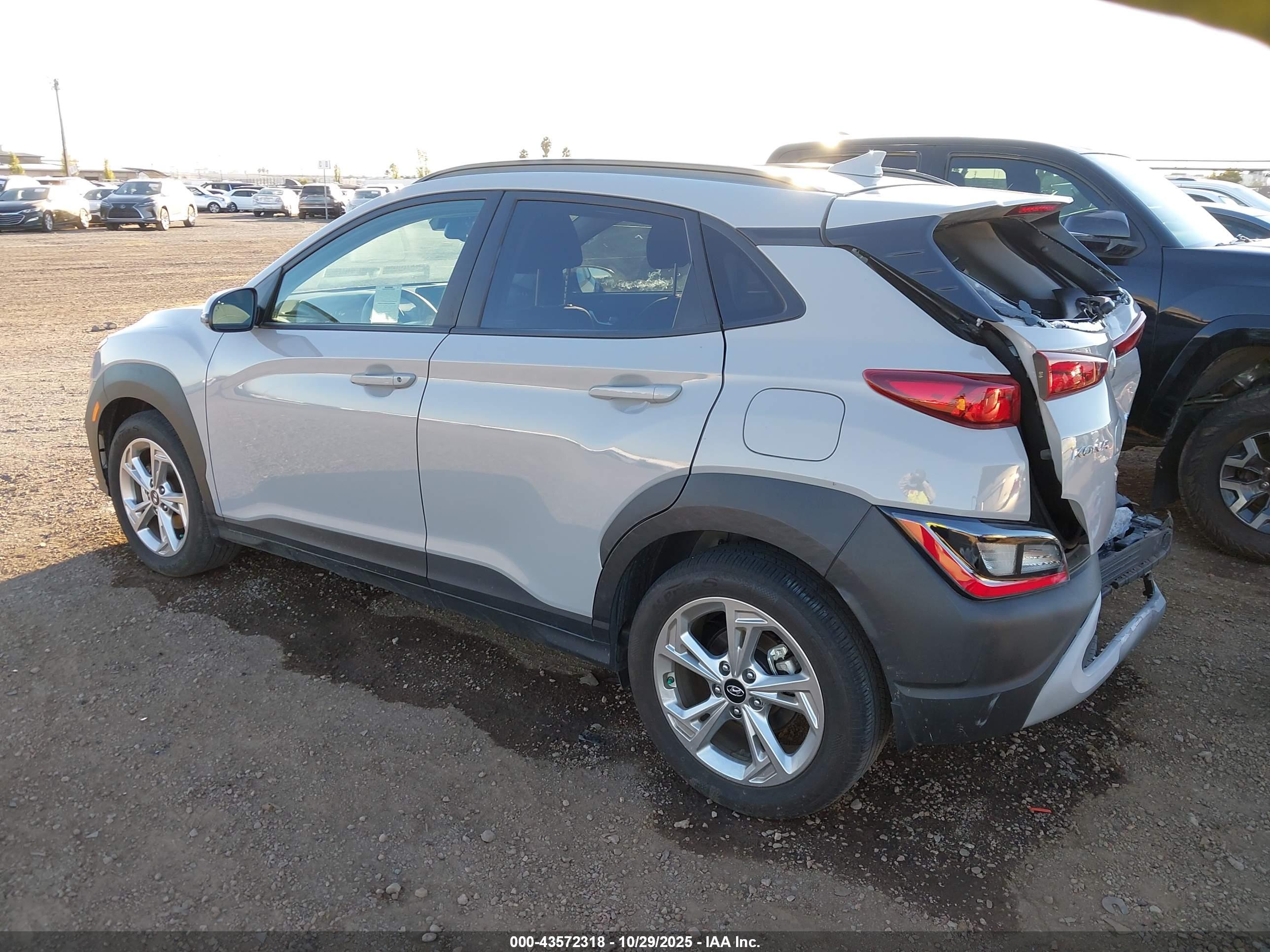 HYUNDAI KONA image 3