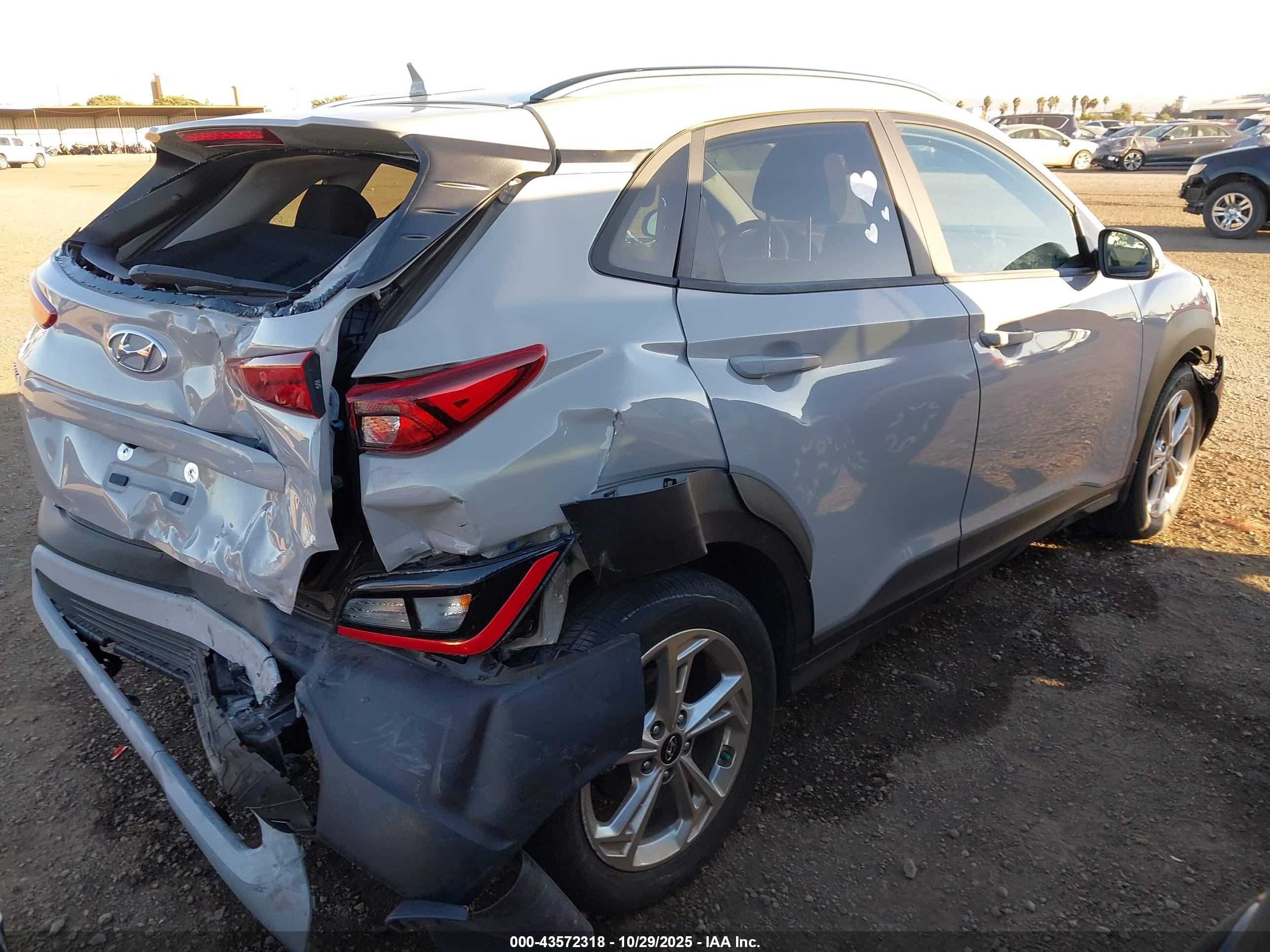 HYUNDAI KONA image 4