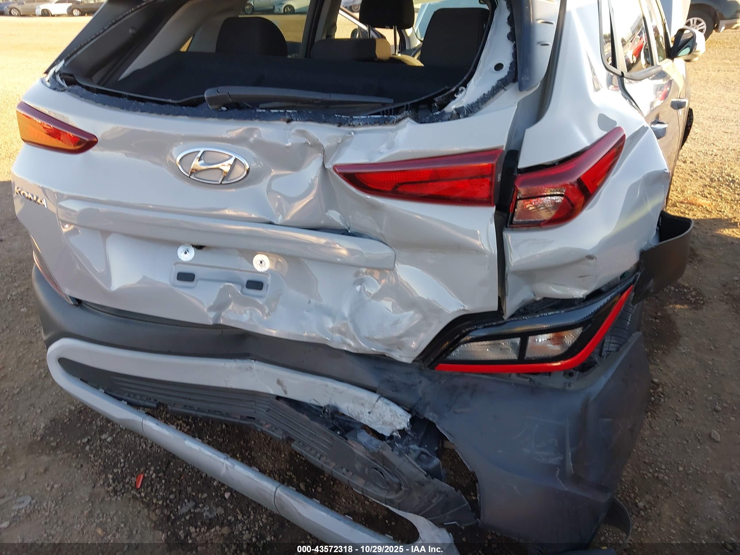 HYUNDAI KONA image 6