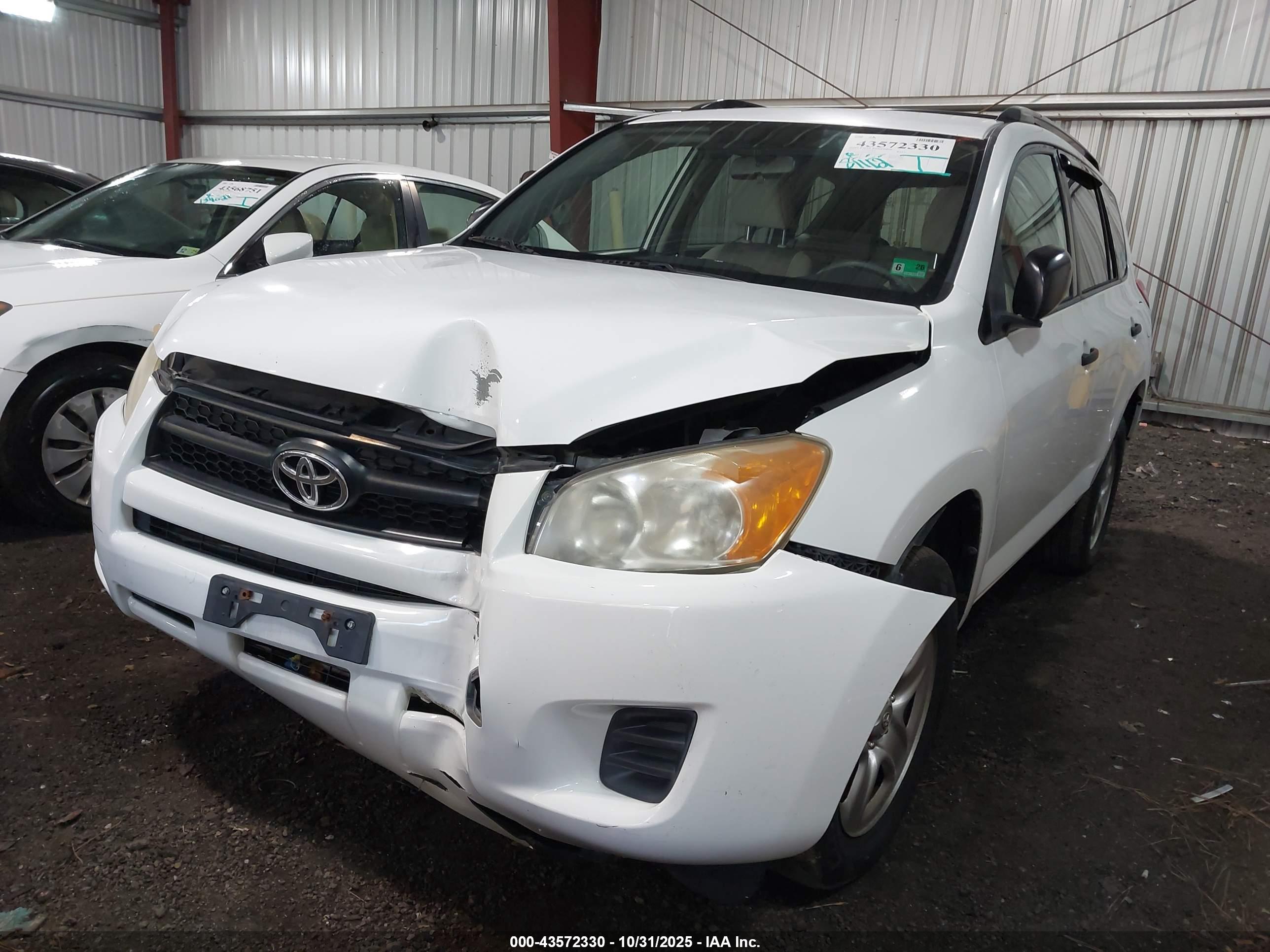 TOYOTA RAV4 image 6