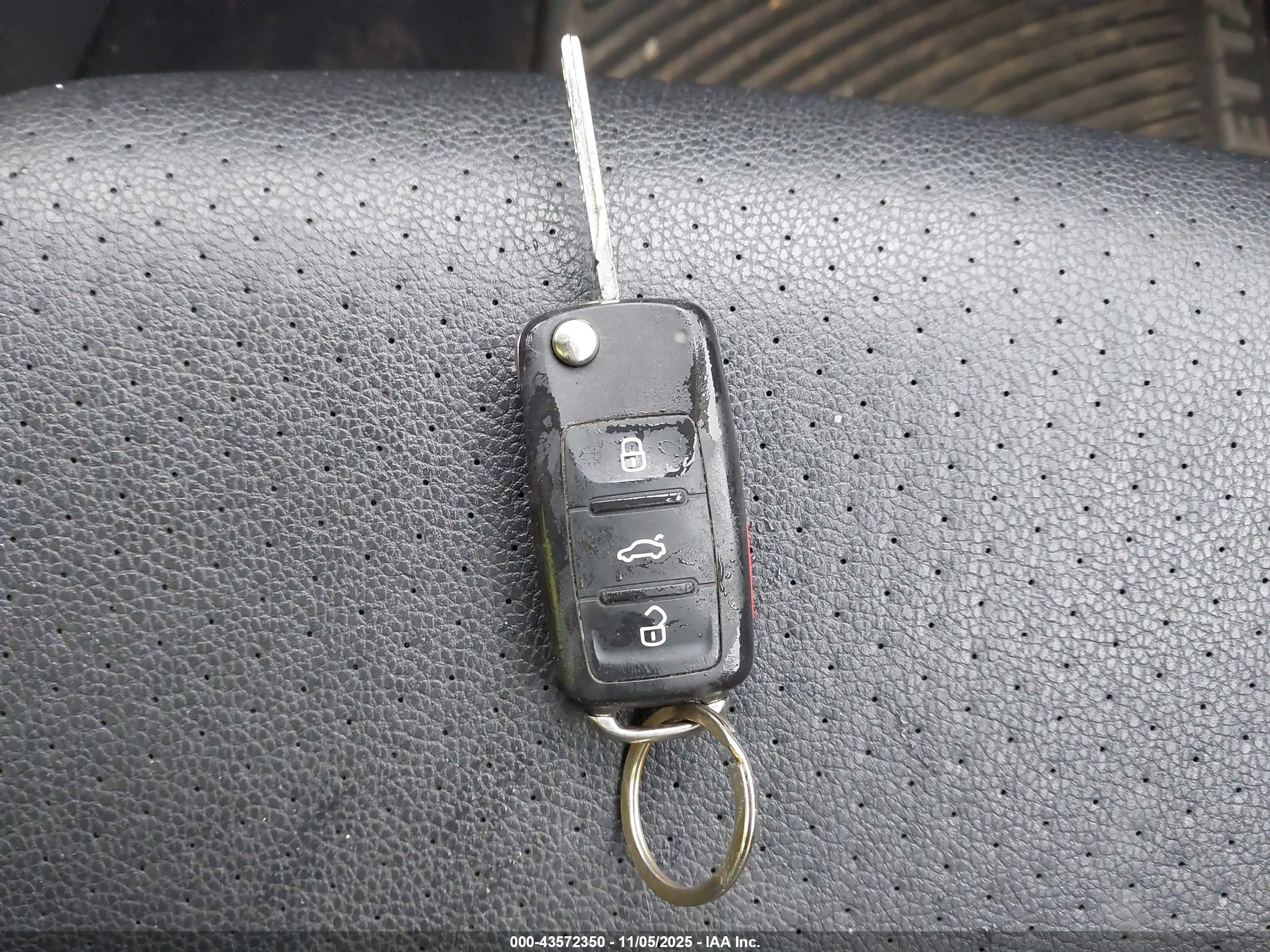 VOLKSWAGEN JETTA image 11