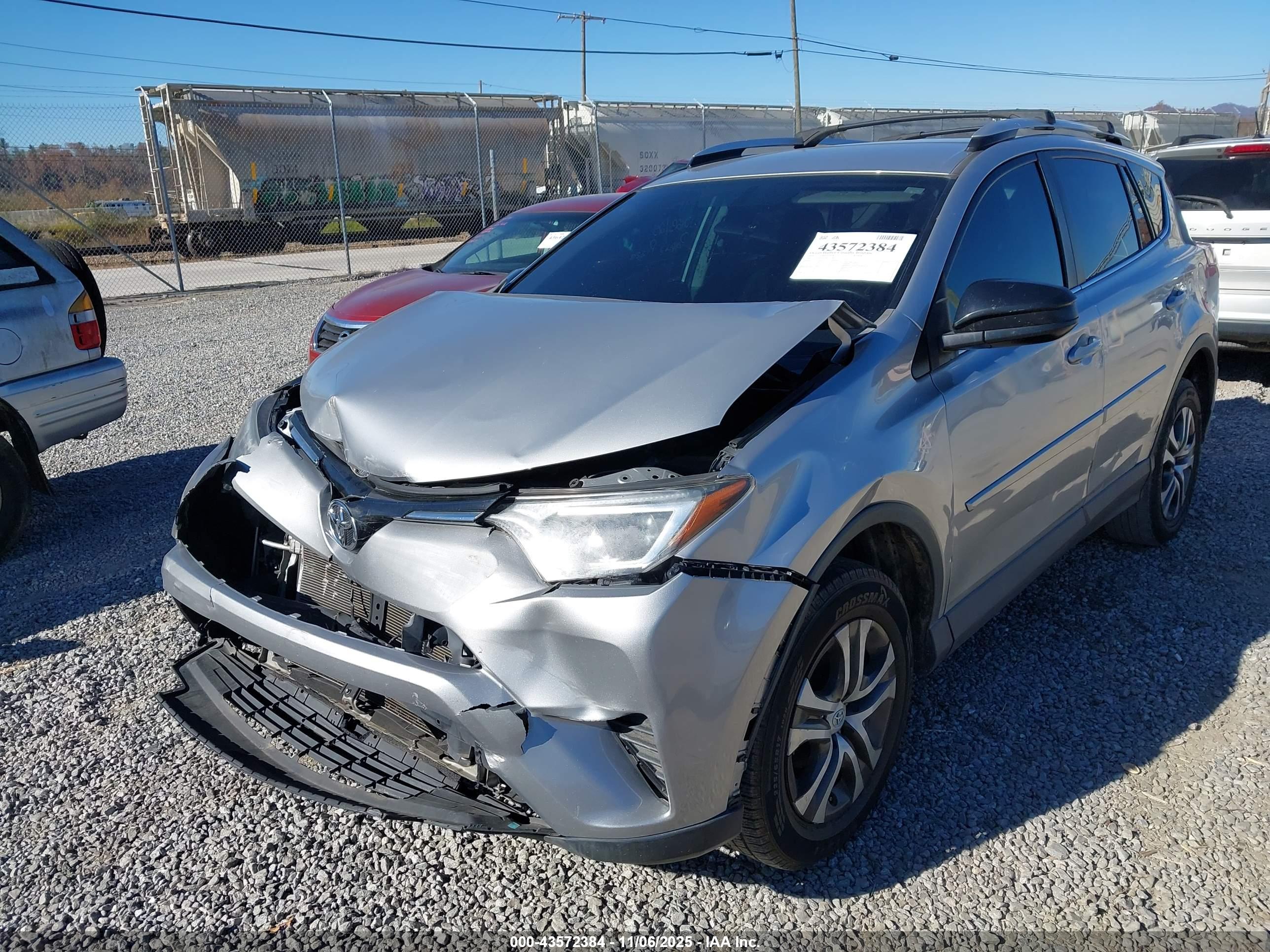 TOYOTA RAV4 image 2